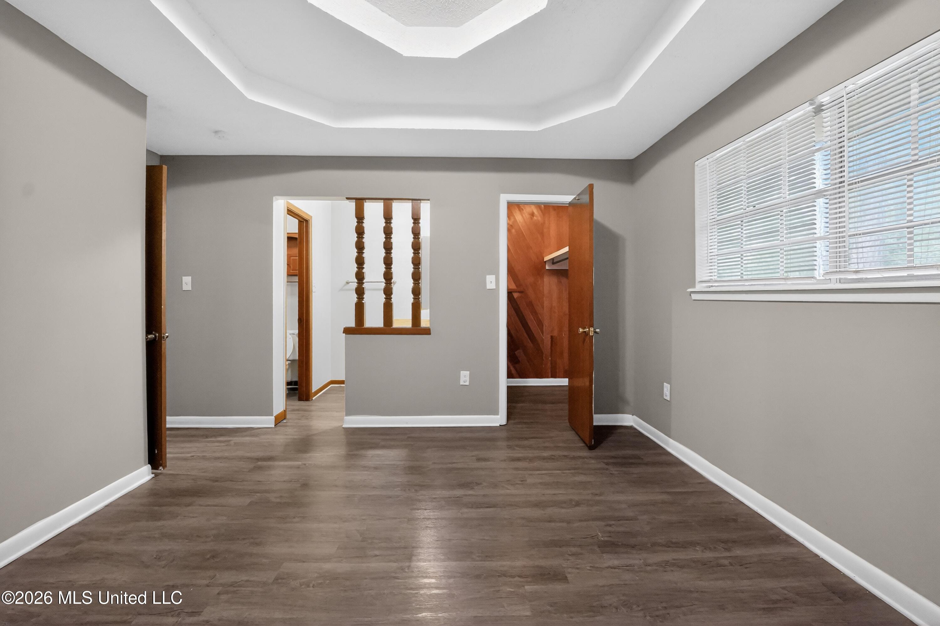 5354 Brookhollow Drive Property Photo 9