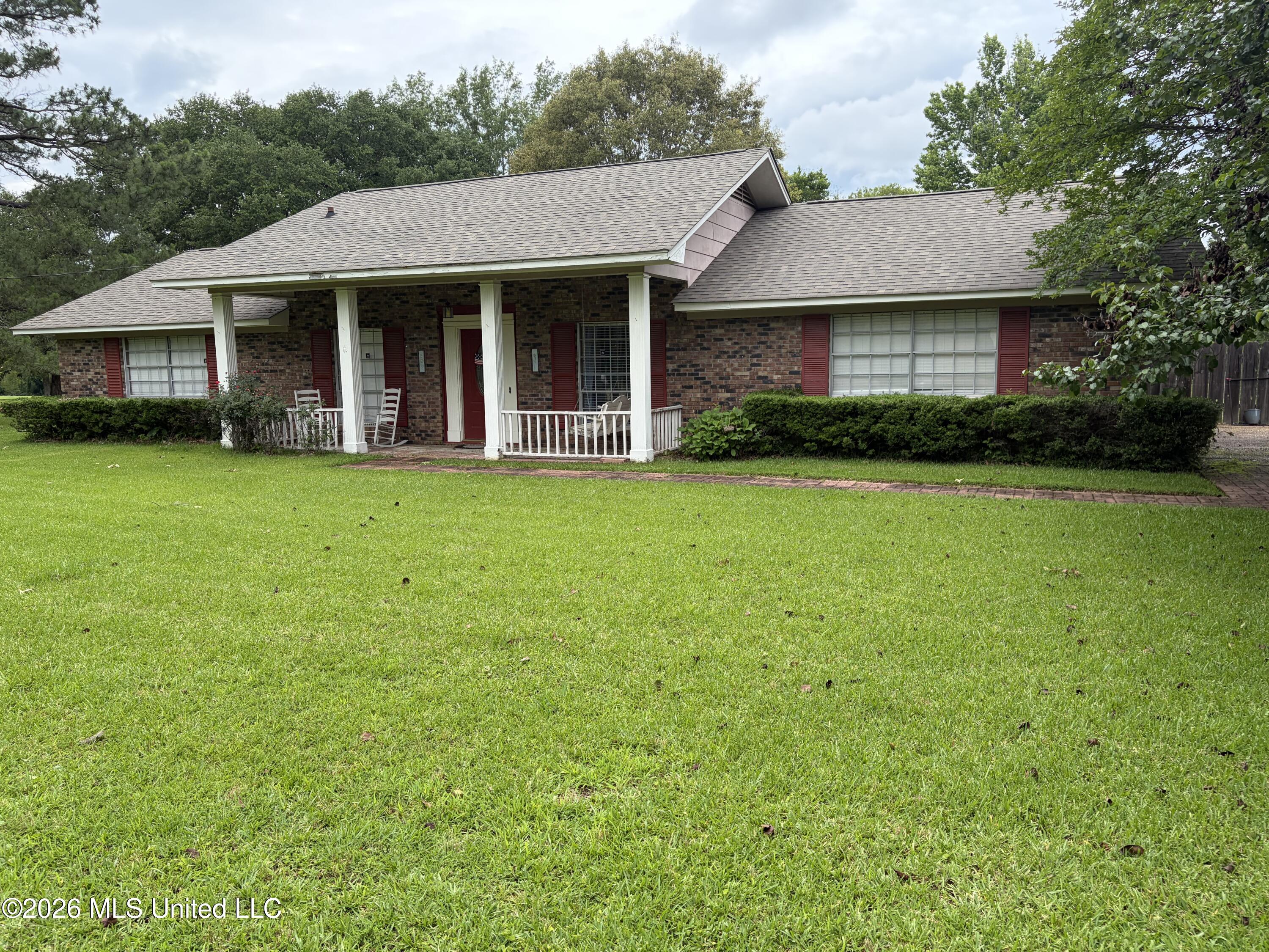 23 Nelson Circle Property Photo 1