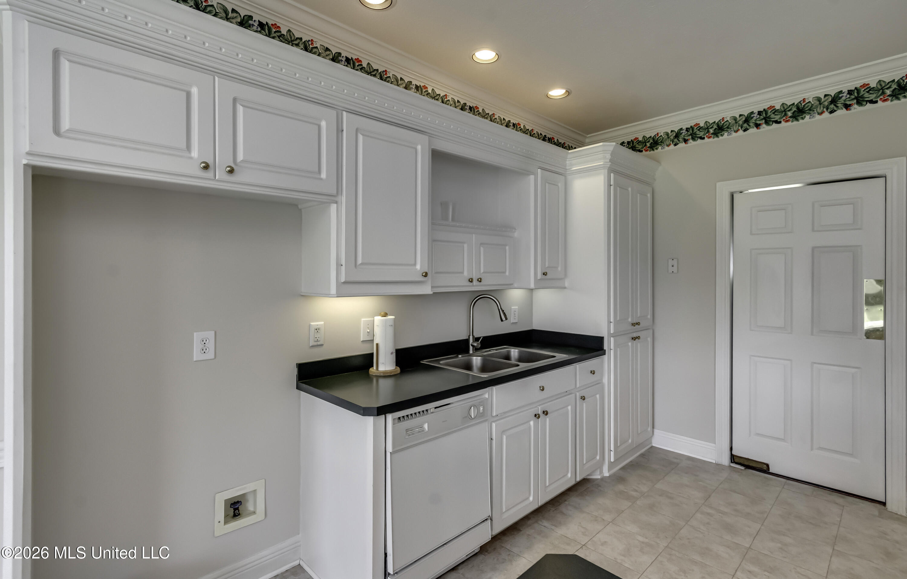 103 Somerset Cove Property Photo 38