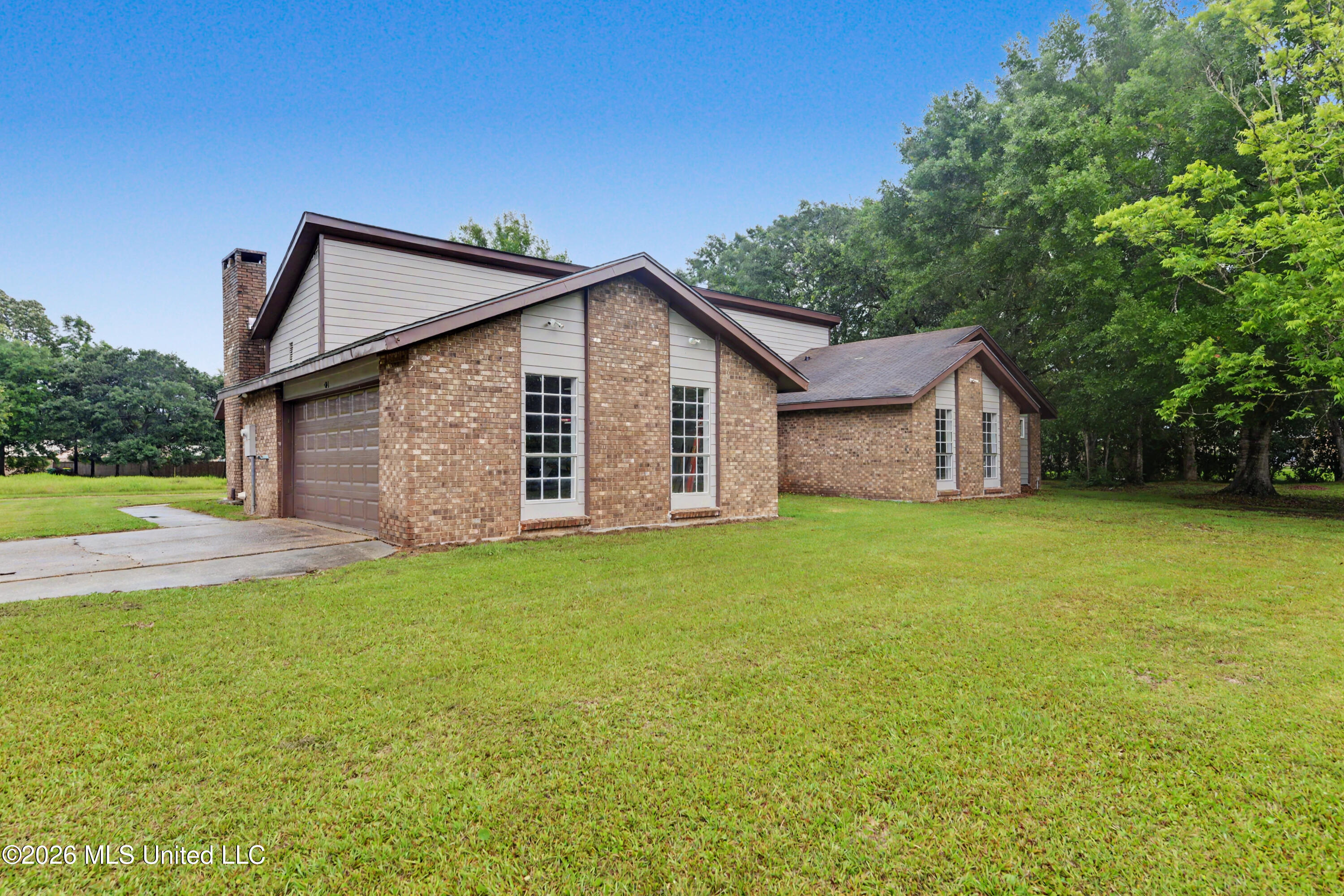 3231 Kings Bridge Road Property Photo 2