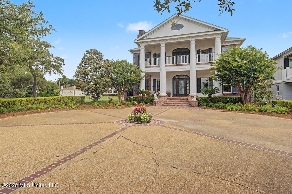616 E Beach Boulevard Property Photo 3
