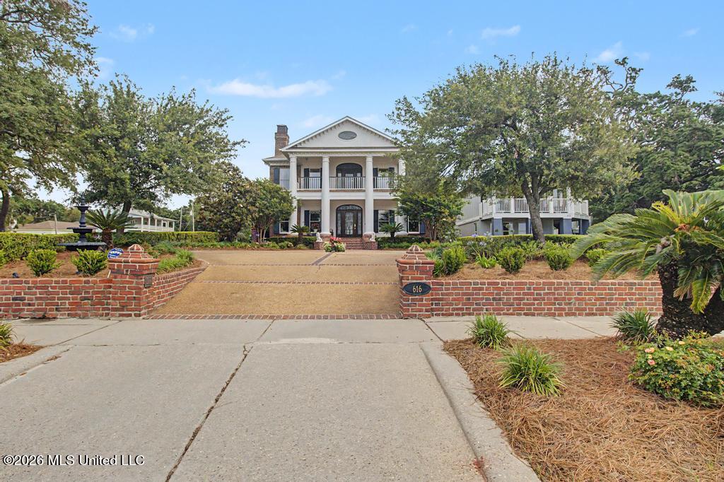 616 E Beach Boulevard Property Photo 4