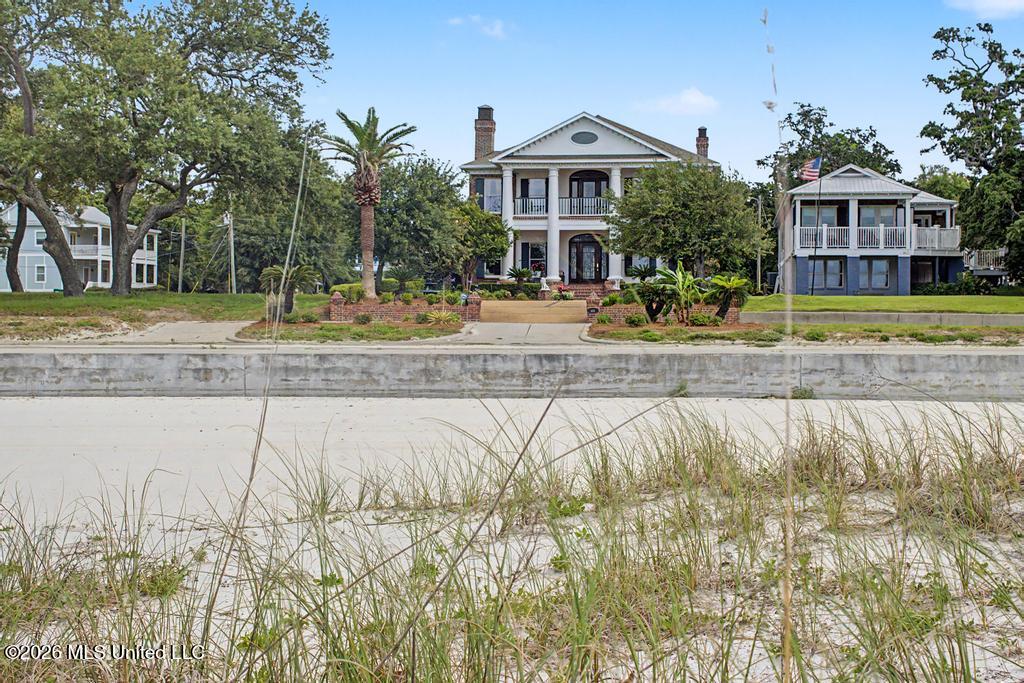 616 E Beach Boulevard Property Photo 6