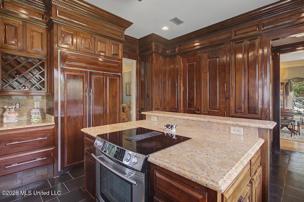 616 E Beach Boulevard Property Photo 17
