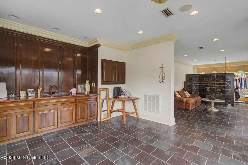 616 E Beach Boulevard Property Photo 58