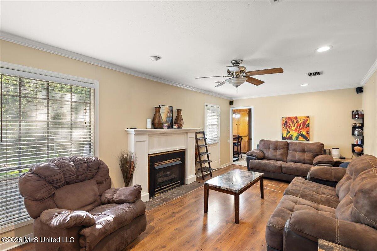 5207 Meadow Oaks Park Drive Property Photo 10