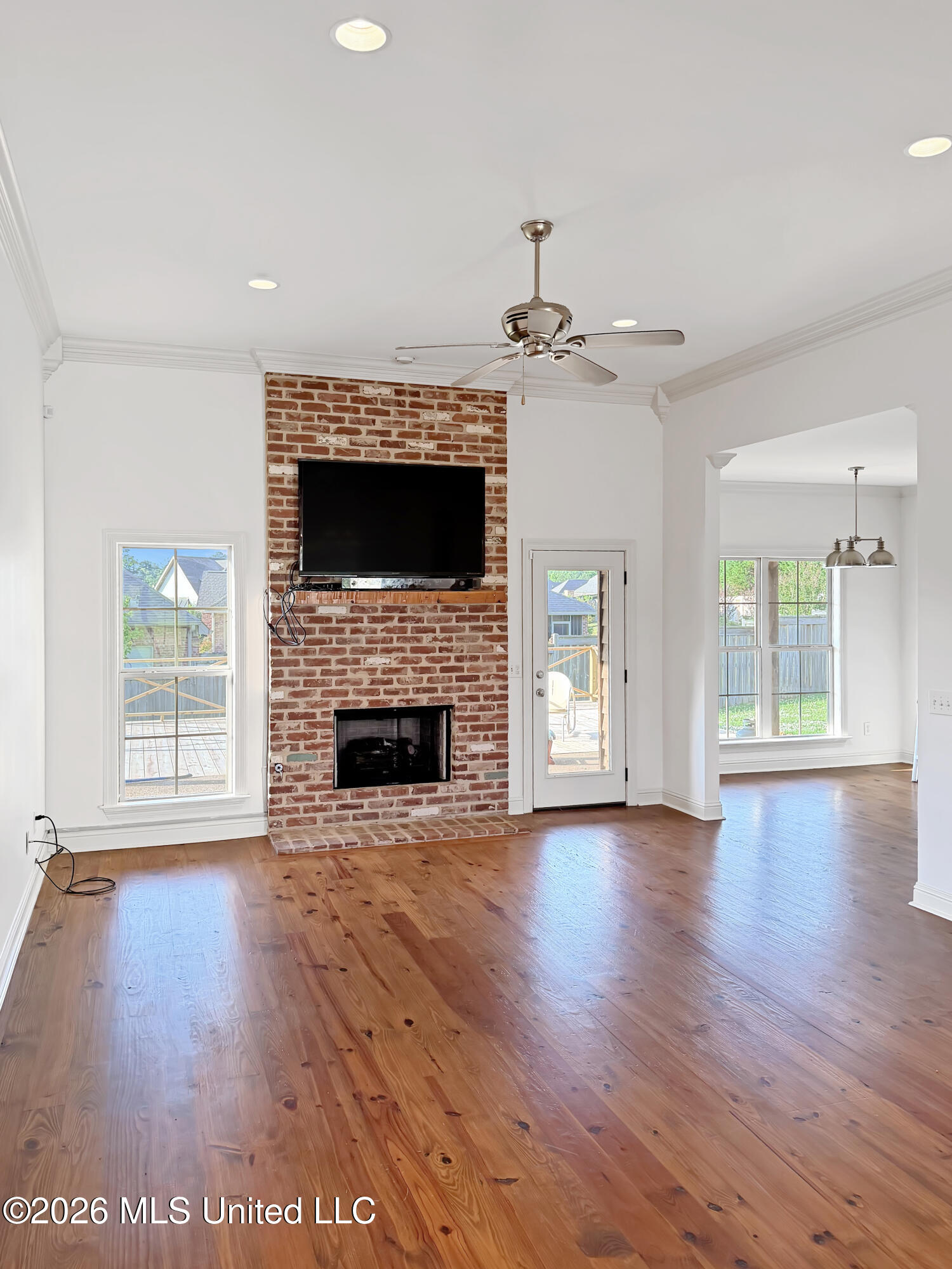 706 N Haven Place Property Photo 6