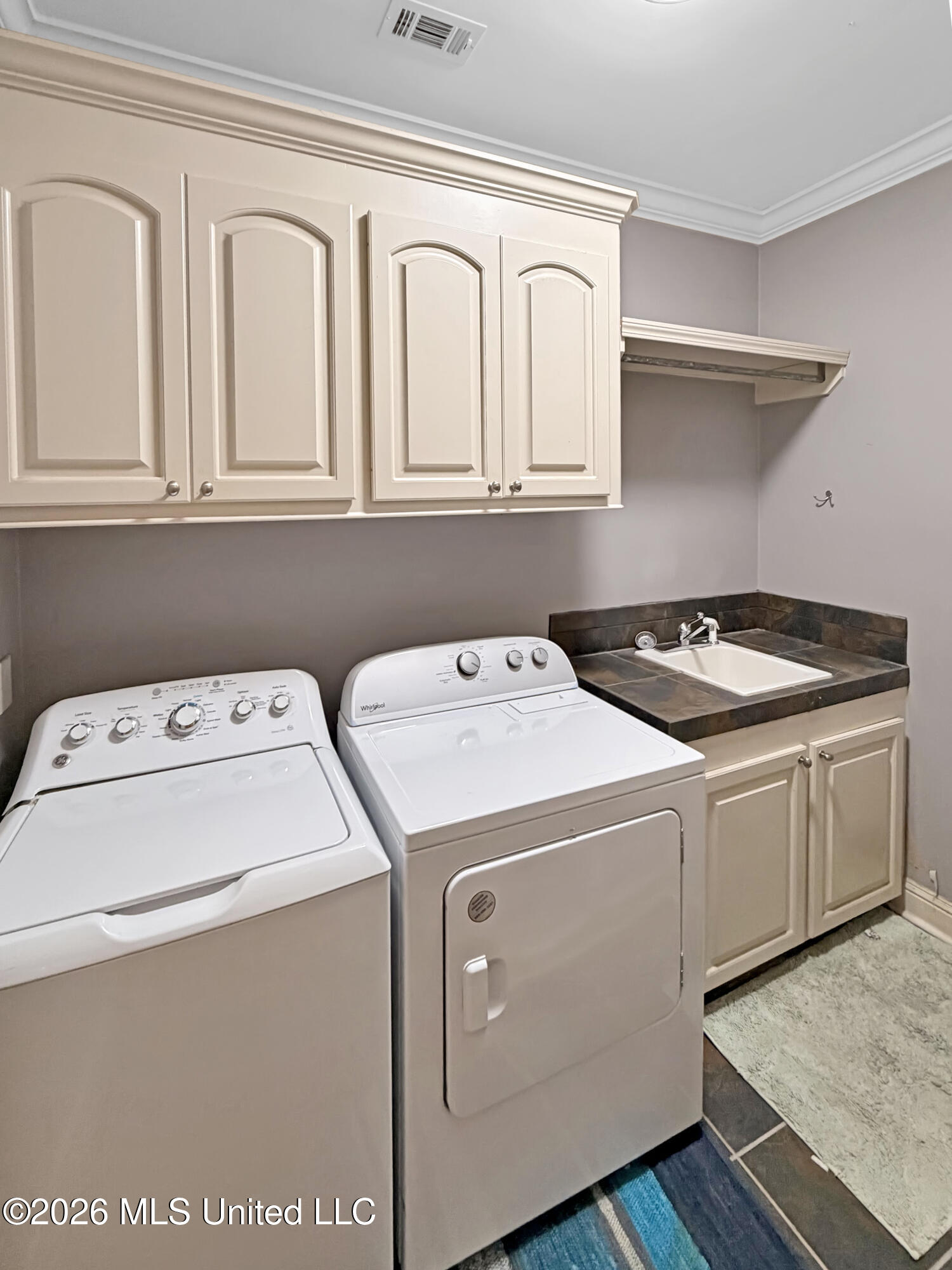 706 N Haven Place Property Photo 11
