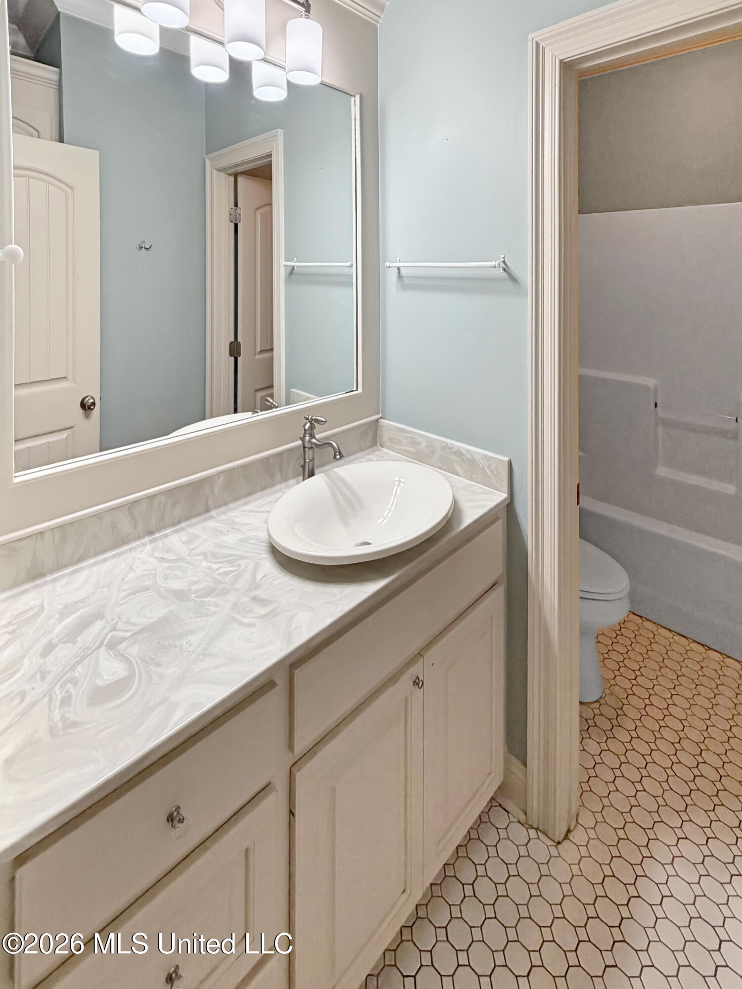 706 N Haven Place Property Photo 13