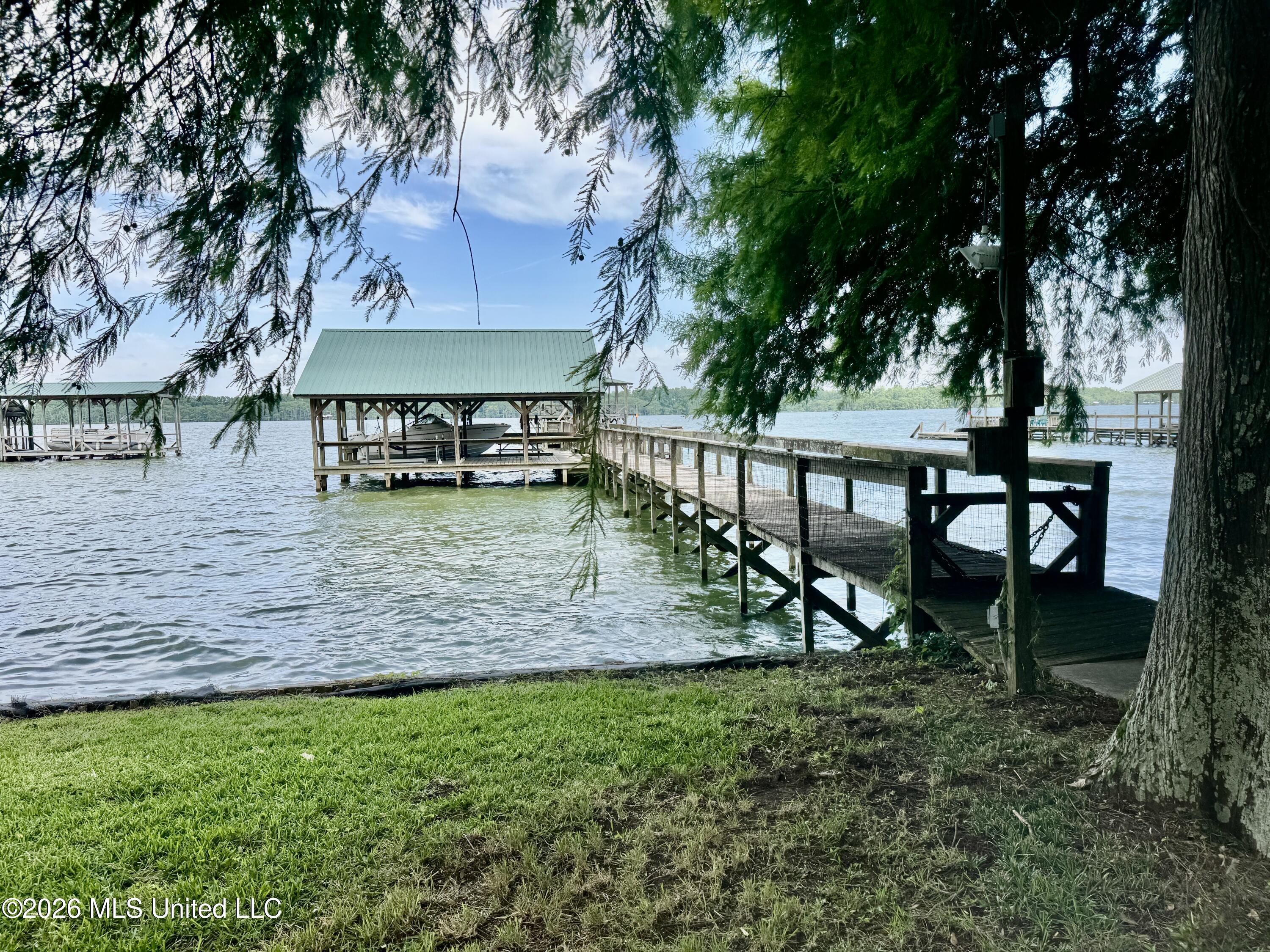 5043 Highway 568 Property Photo 2