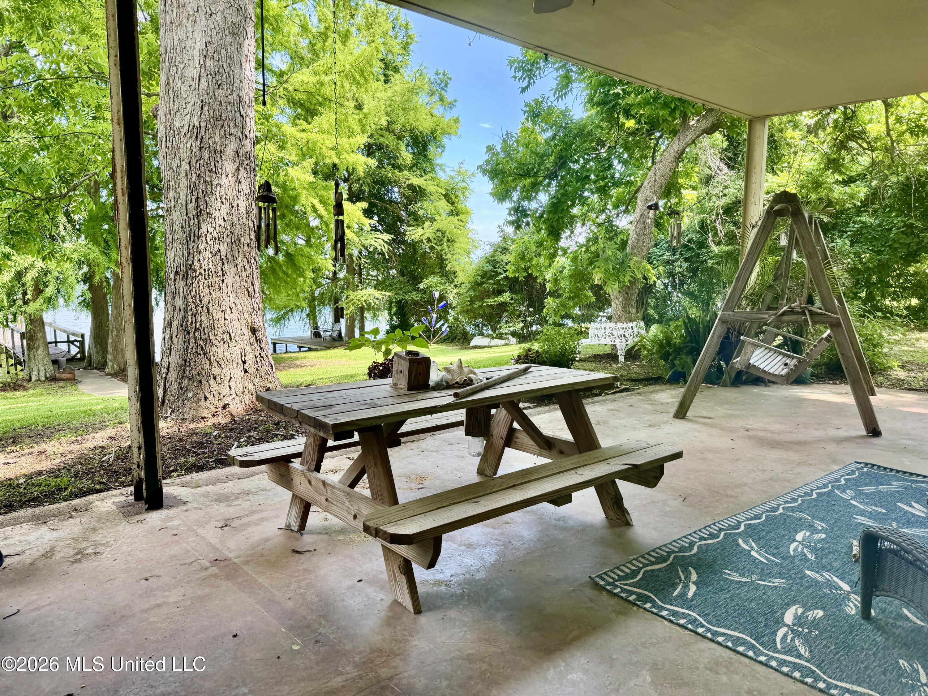 5043 Highway 568 Property Photo 7