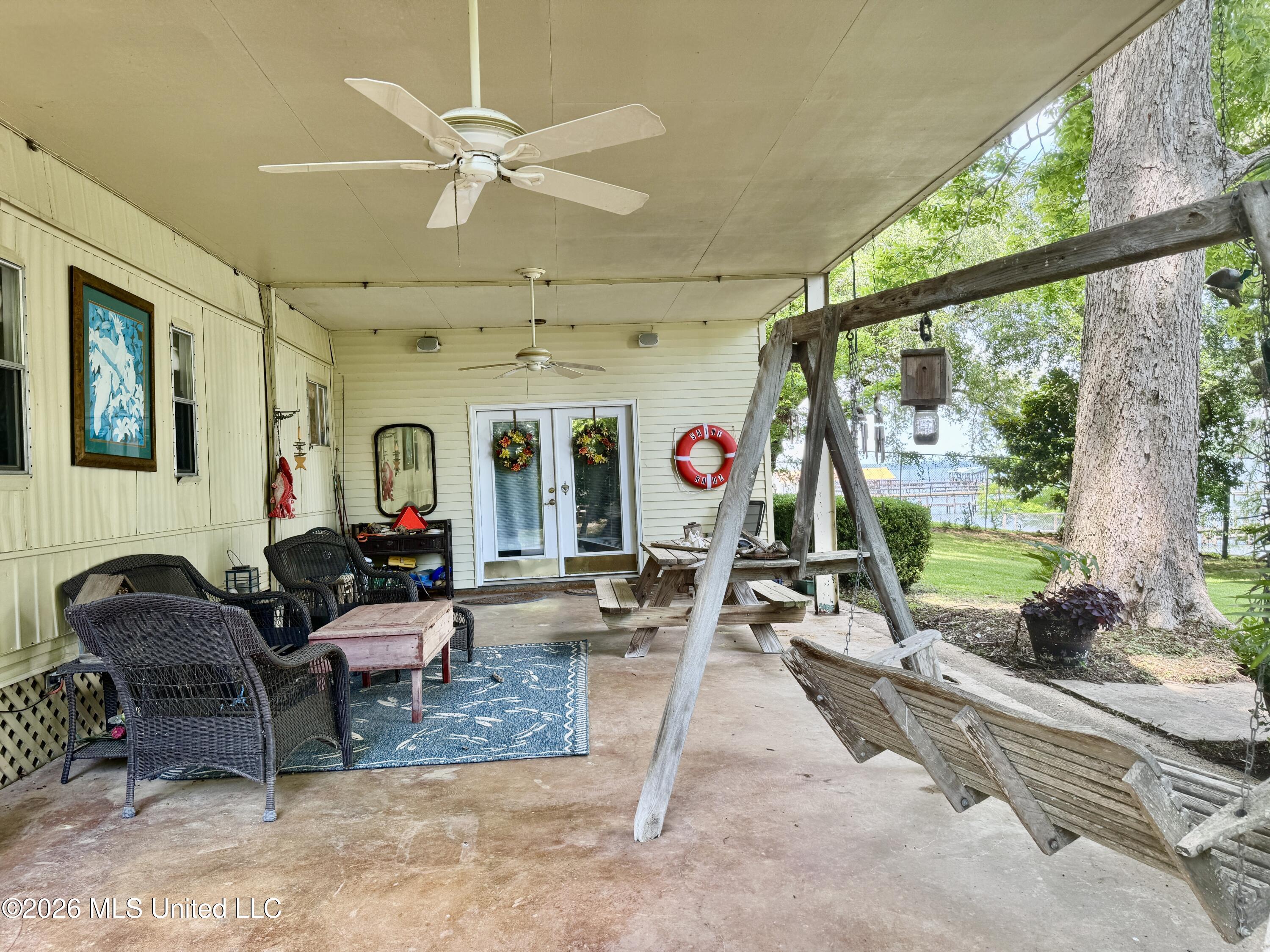 5043 Highway 568 Property Photo 8