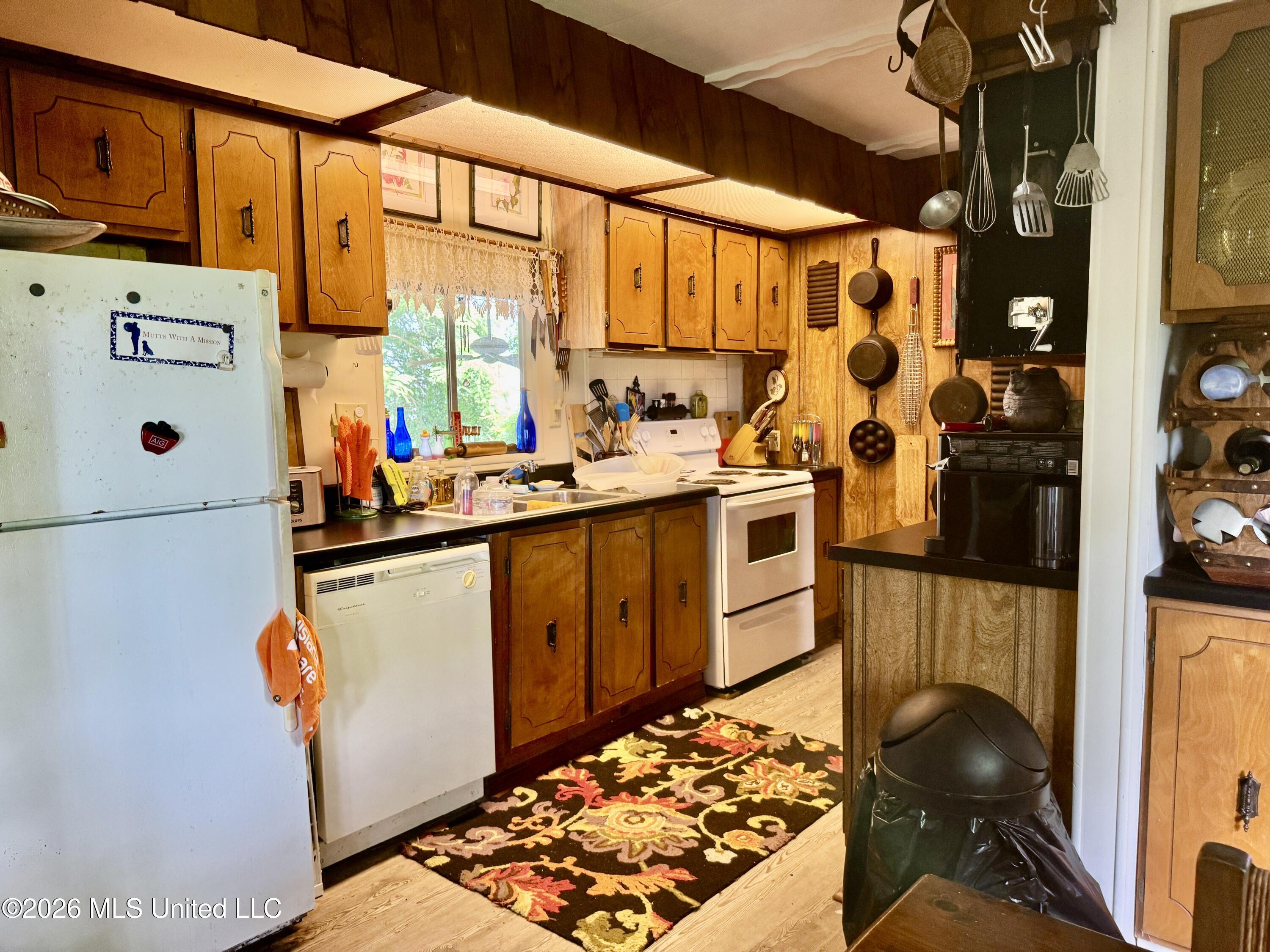5043 Highway 568 Property Photo 11