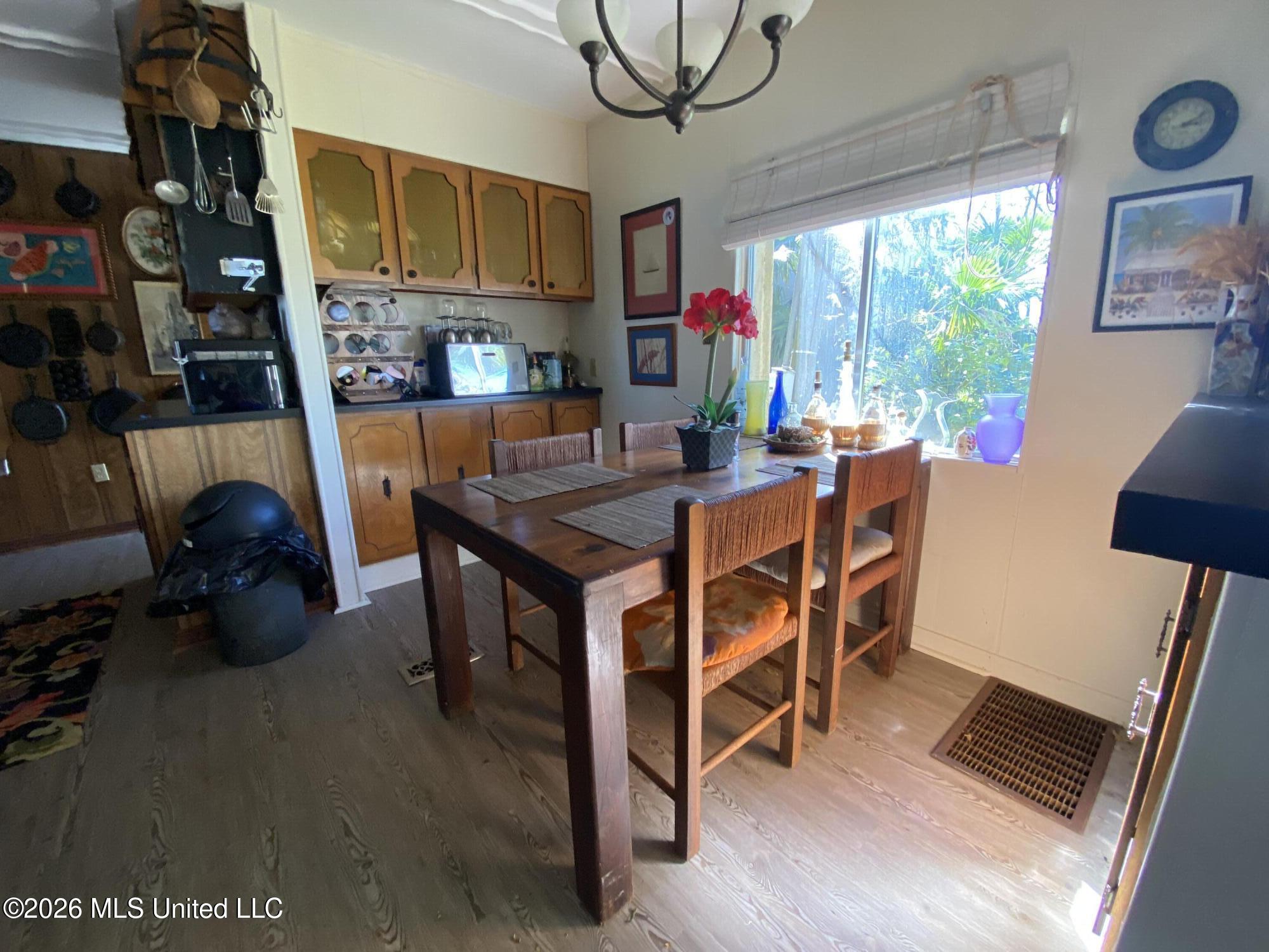 5043 Highway 568 Property Photo 15