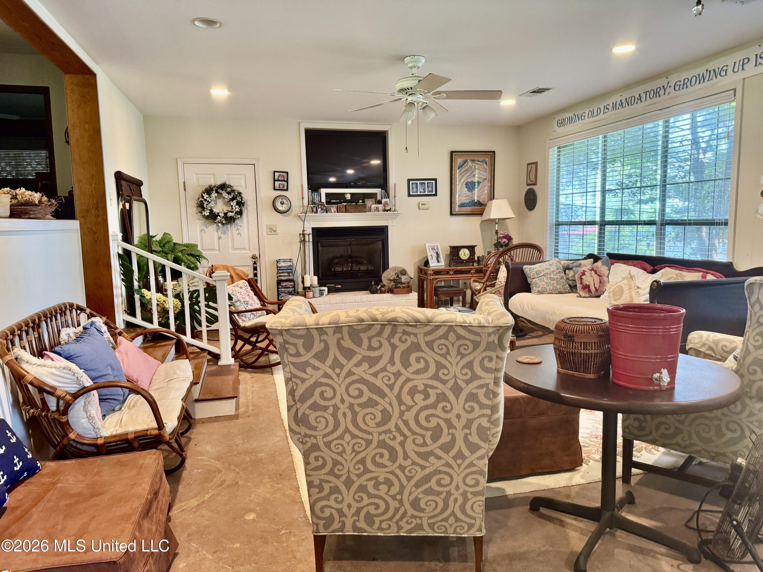 5043 Highway 568 Property Photo 27