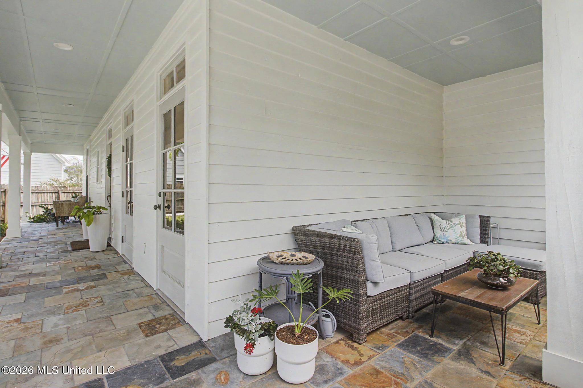 215 Blue Heron Cove Property Photo 4