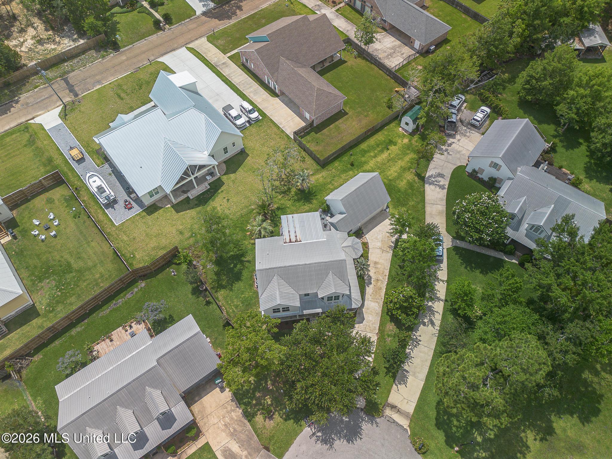 215 Blue Heron Cove Property Photo 6