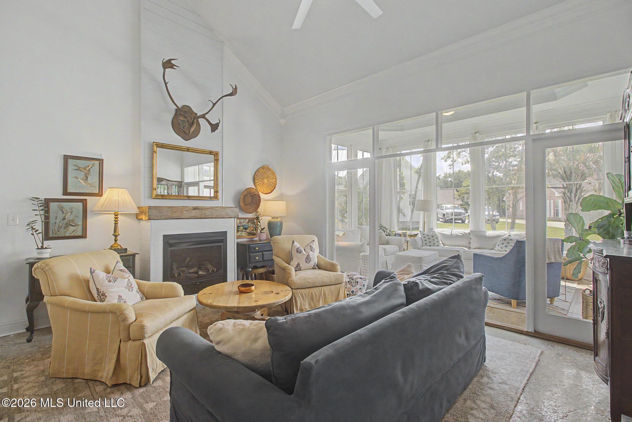 215 Blue Heron Cove Property Photo 12