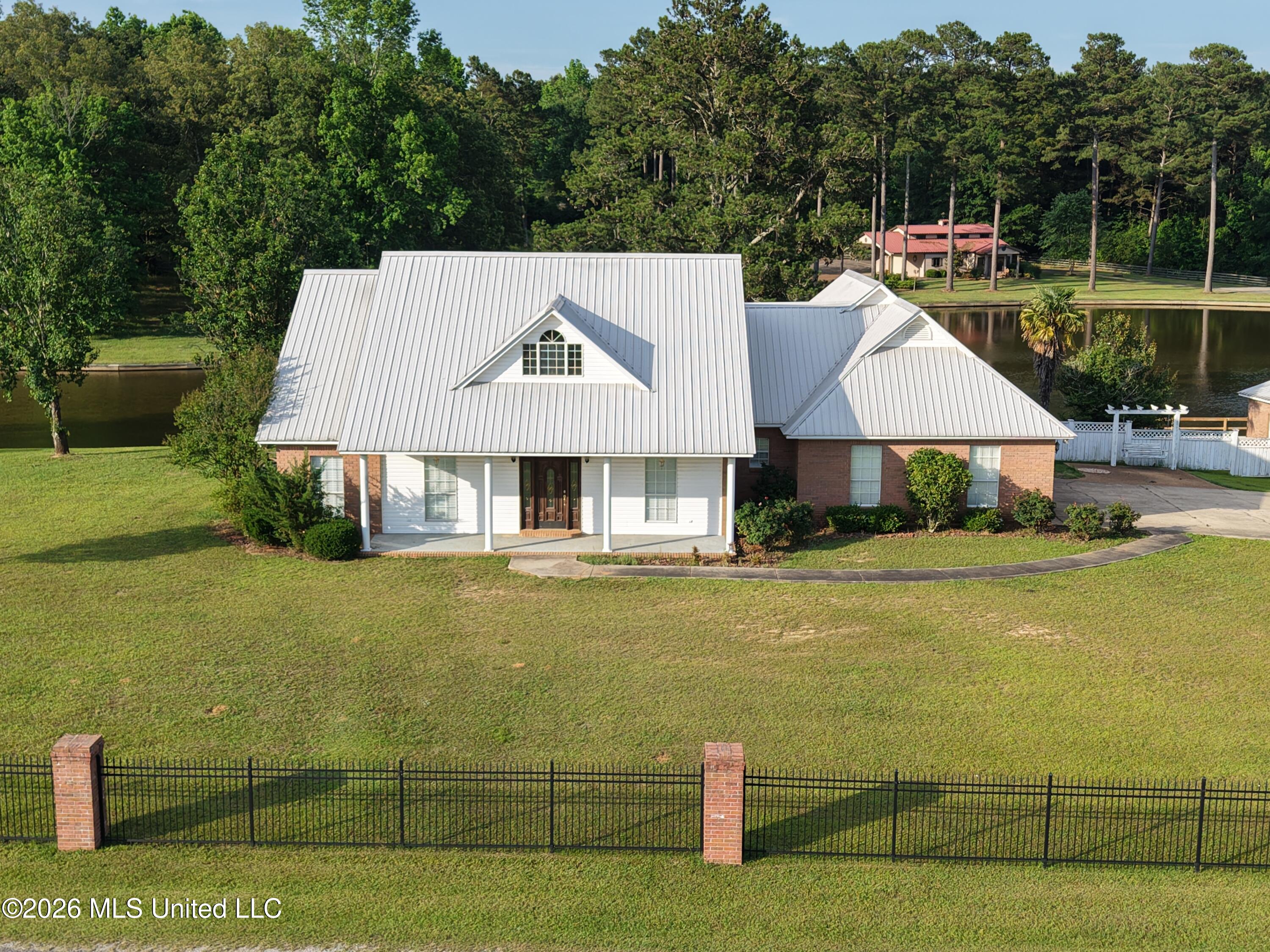 11281 Rd 468 Property Photo 4