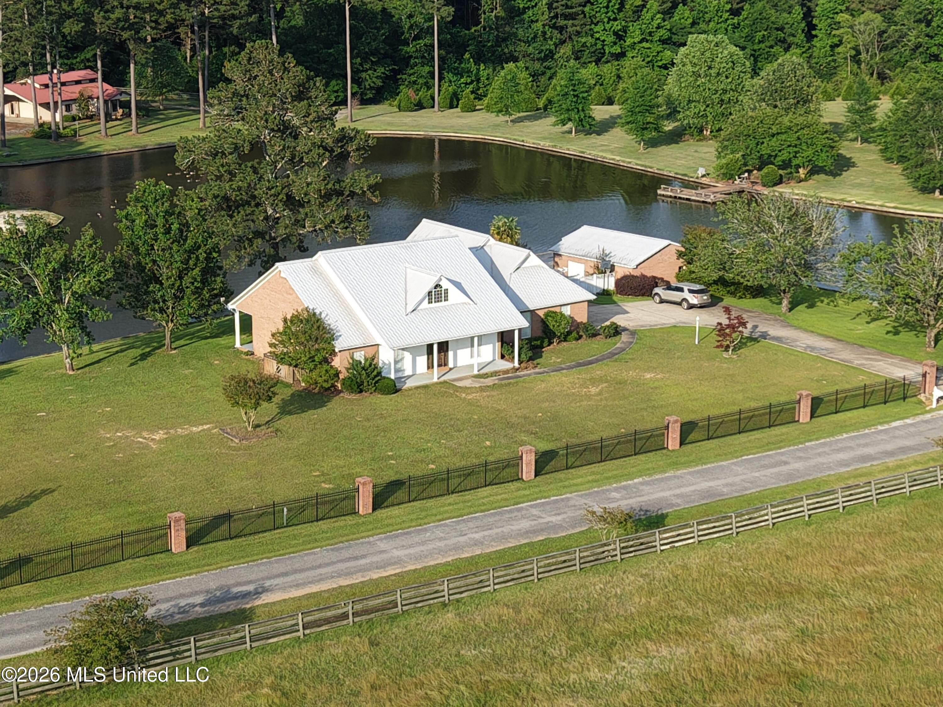 11281 Rd 468 Property Photo 9