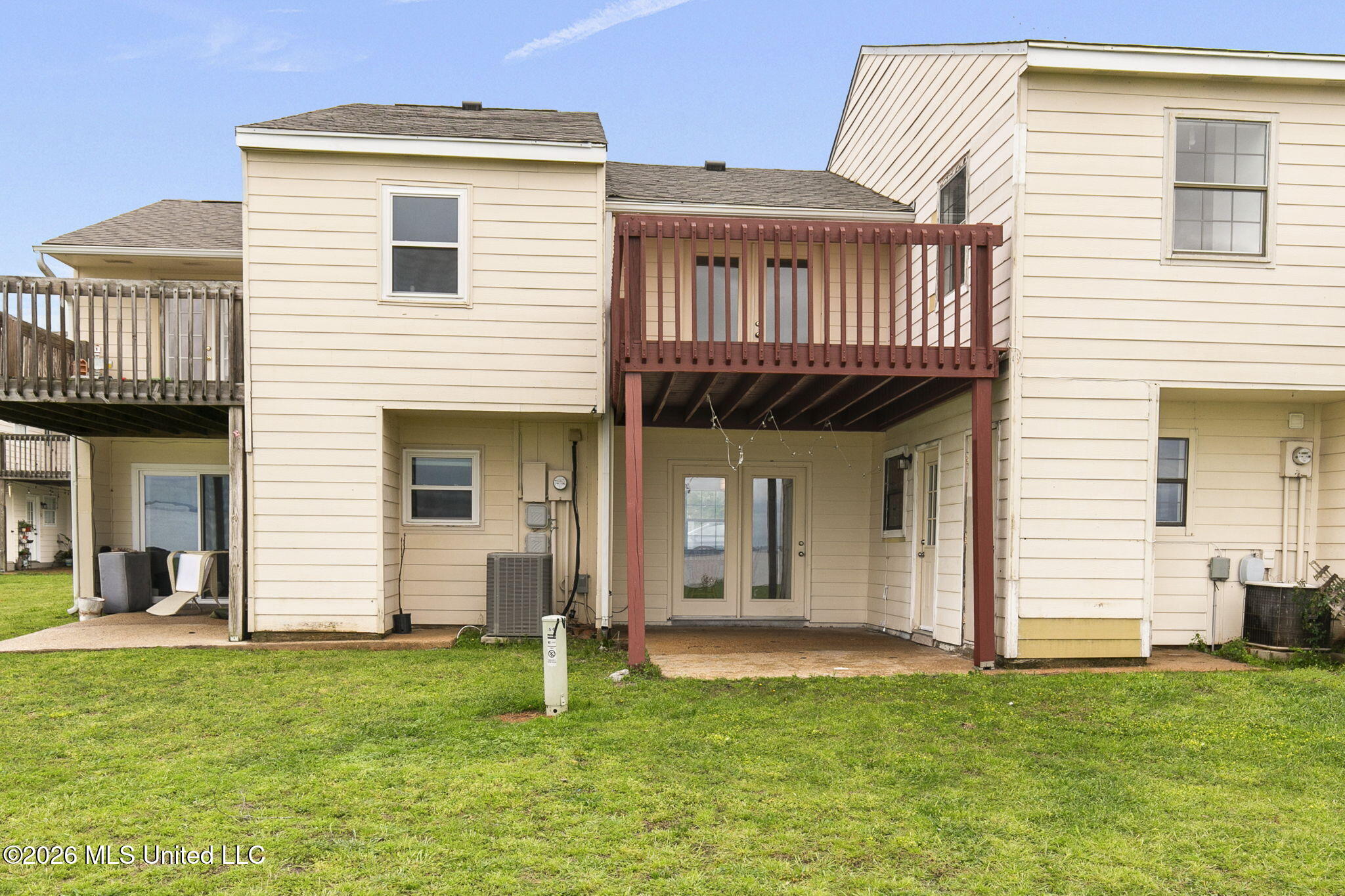 1056 Windrose Drive Property Photo 6