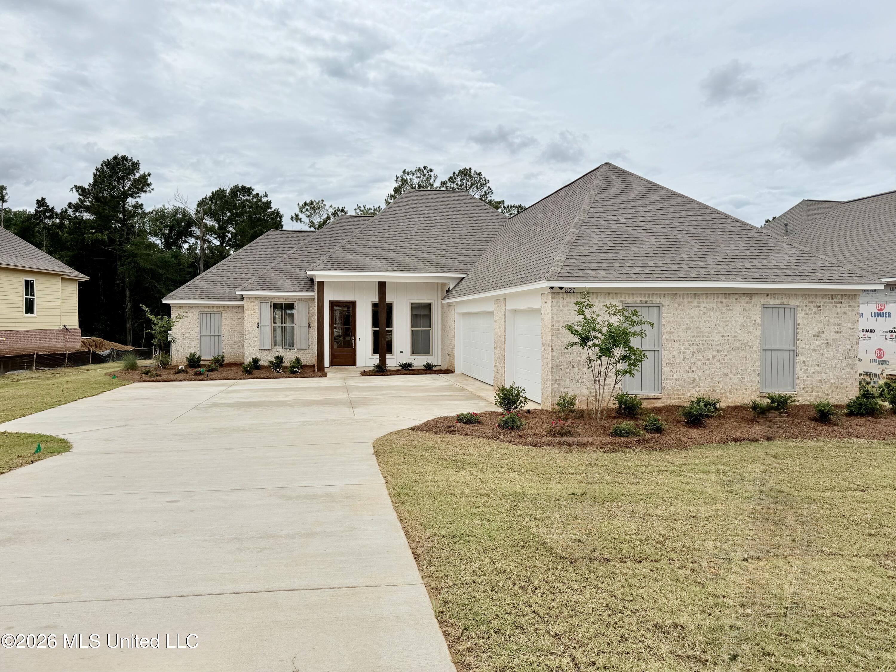 821 Thornberry Ridge Property Photo 1