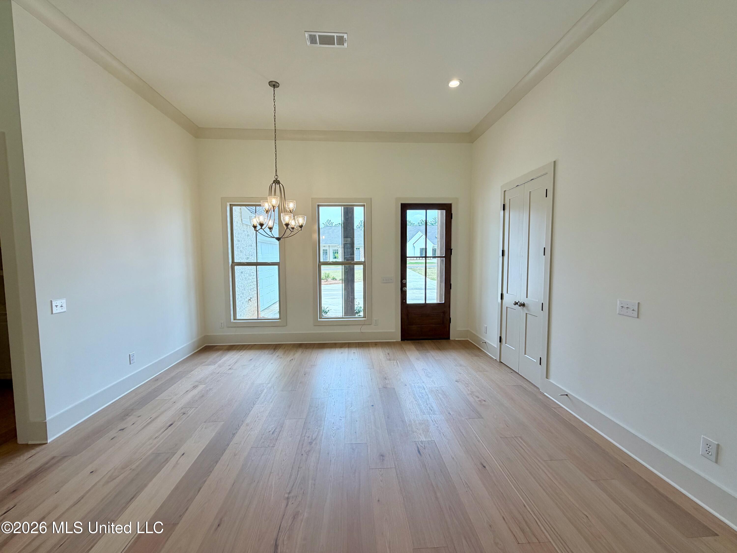821 Thornberry Ridge Property Photo 4
