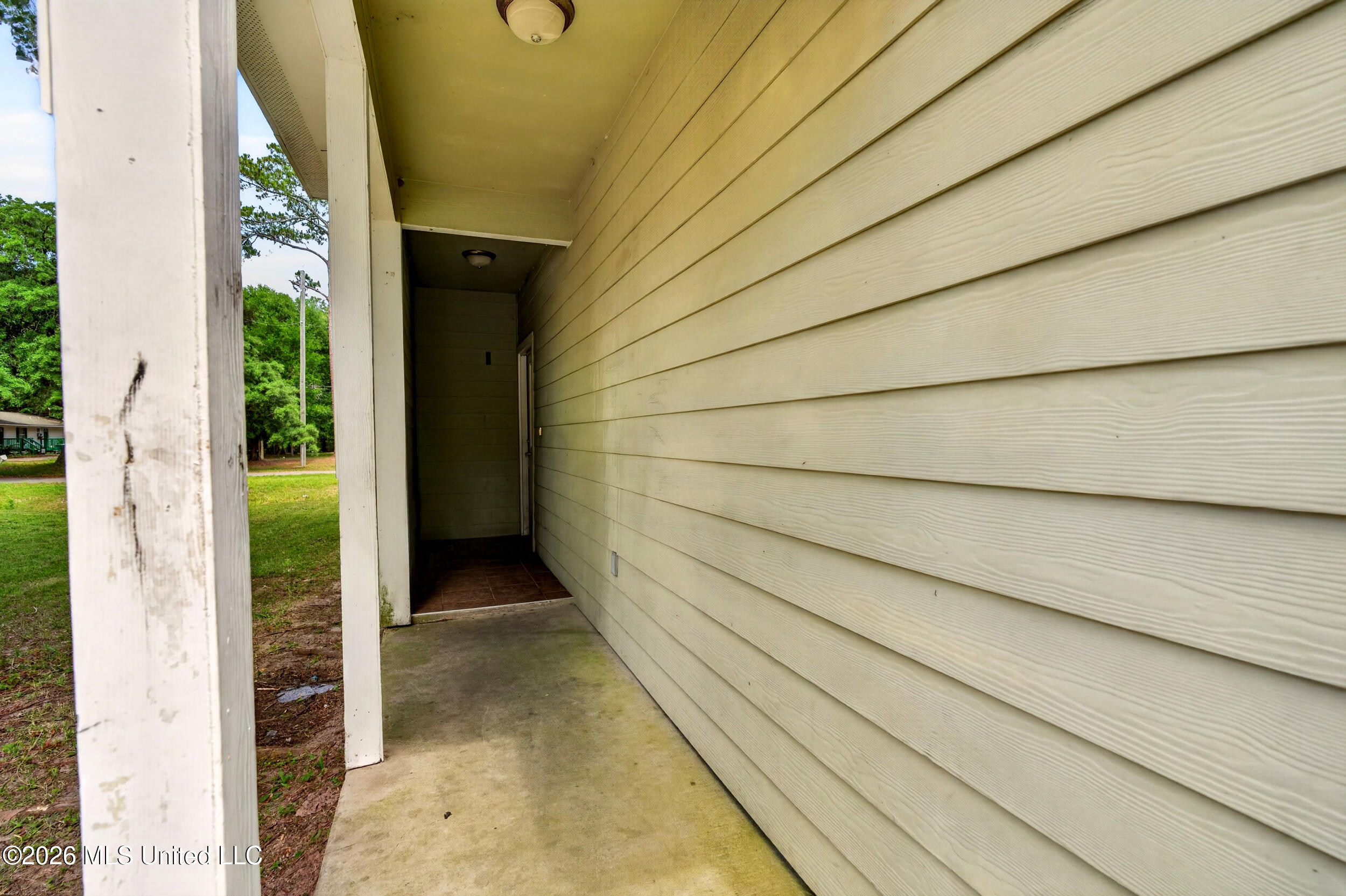 620 Layton Drive Property Photo 4