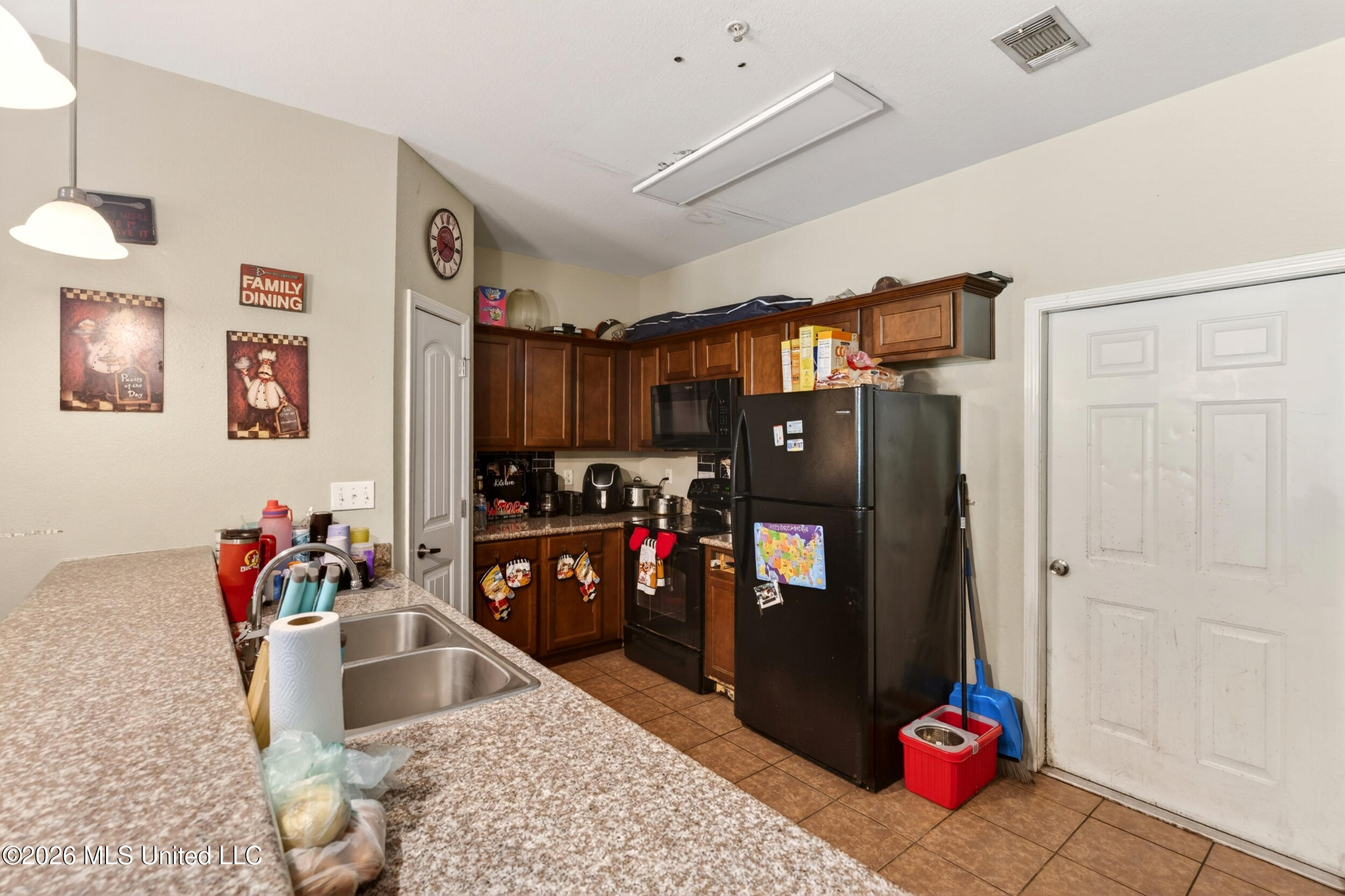 620 Layton Drive Property Photo 8