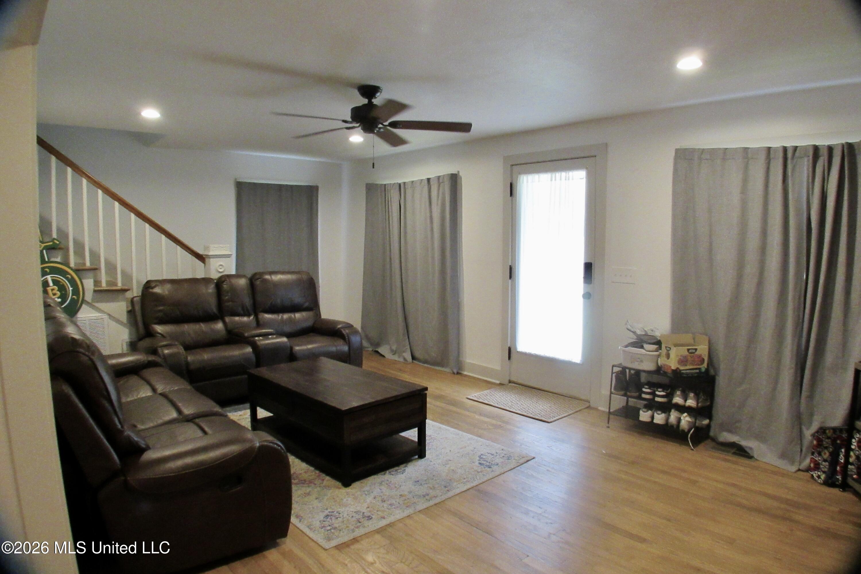 111 Pinehaven Drive Property Photo 6