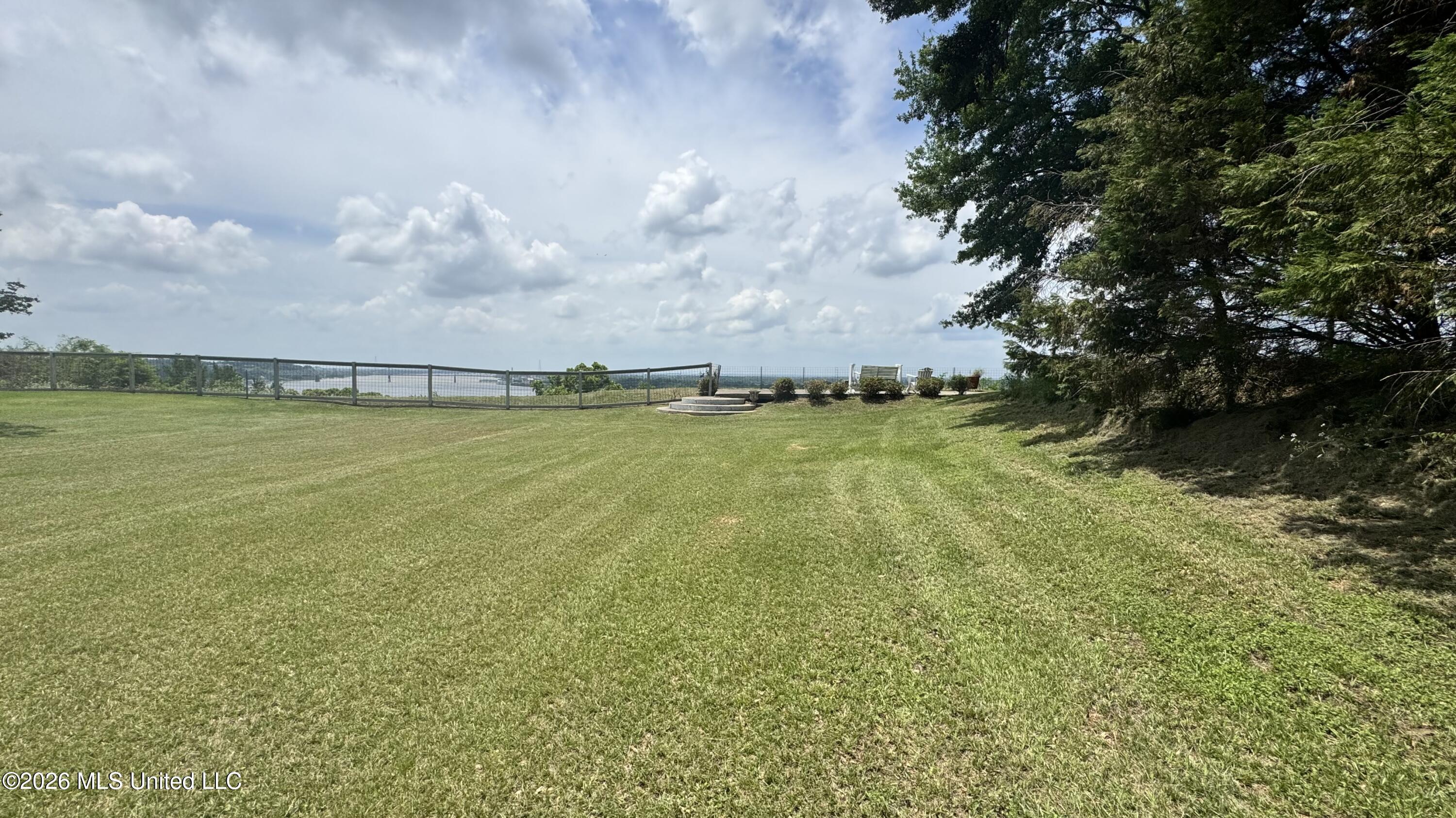 Cemetery Road Property Photo 8