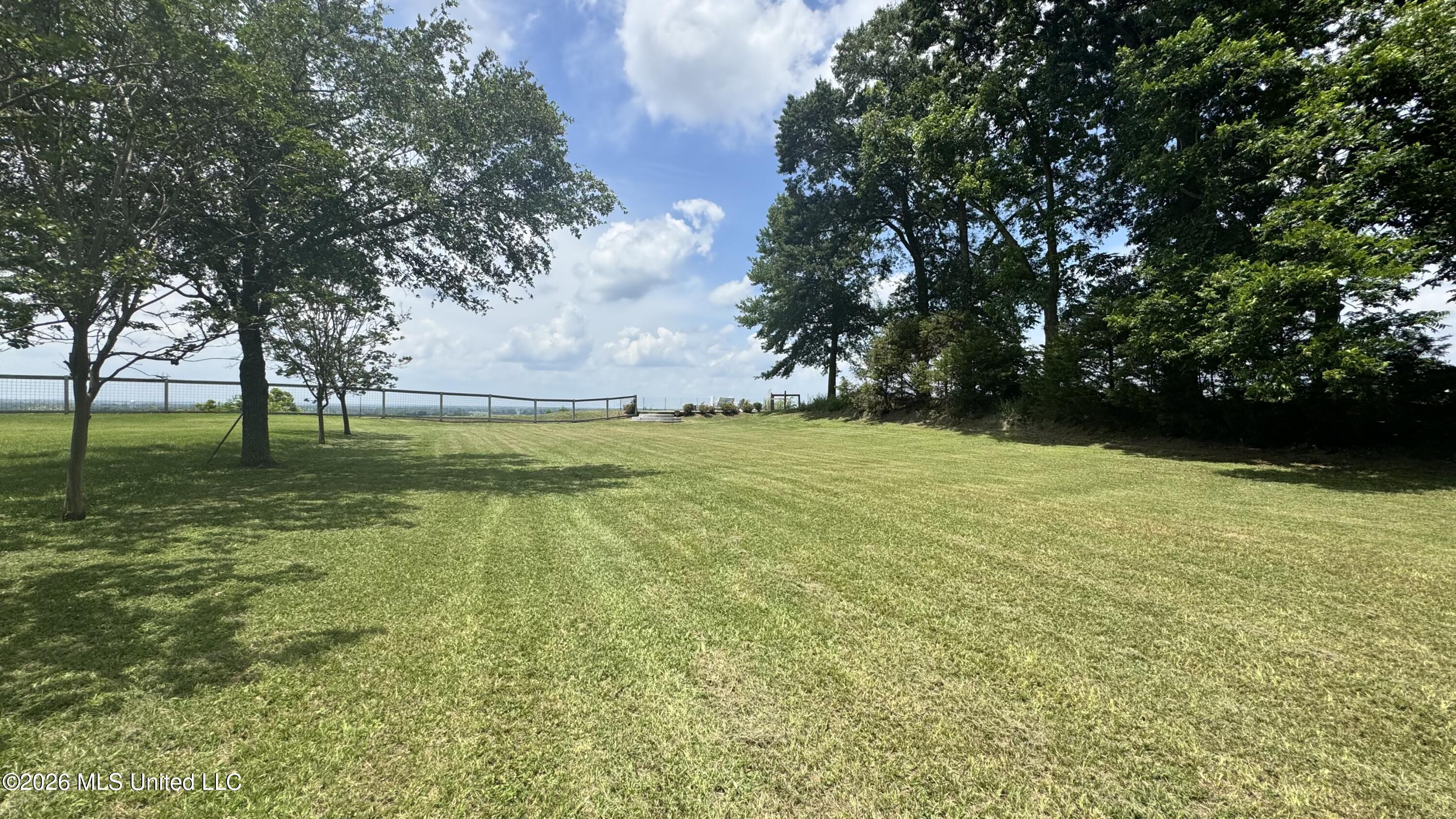 Cemetery Road Property Photo 9