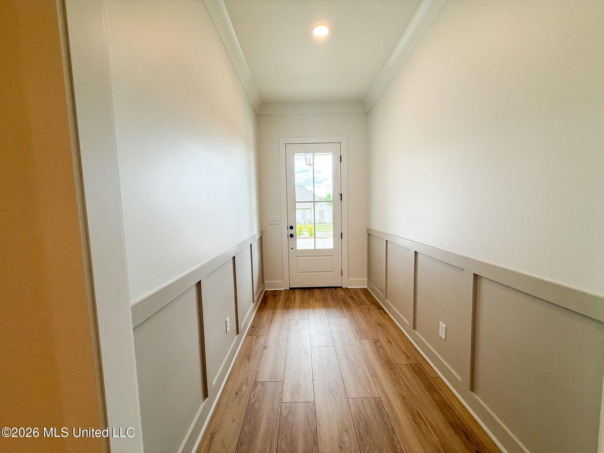 352 Oakville Circle Property Photo 4