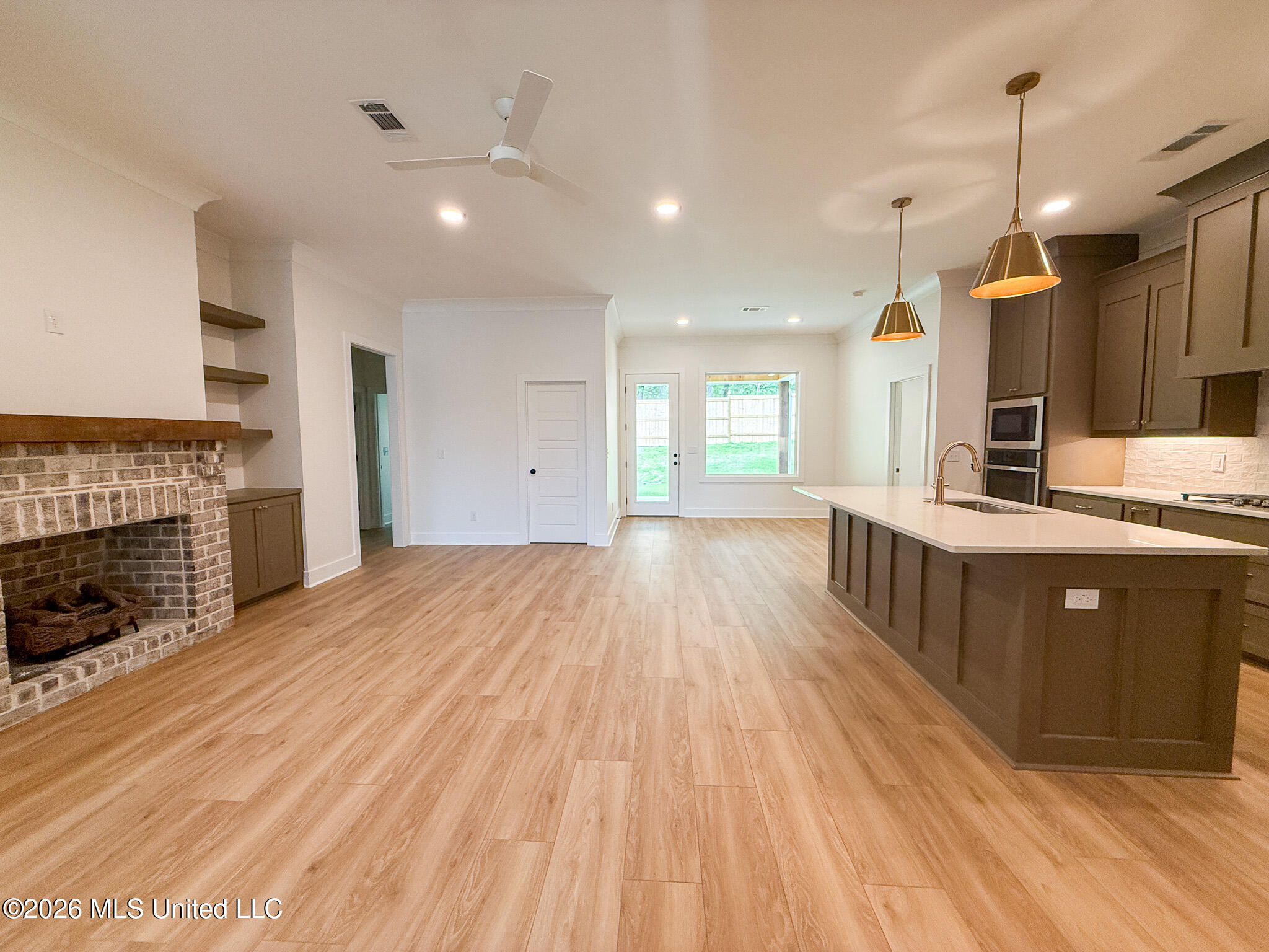 352 Oakville Circle Property Photo 6