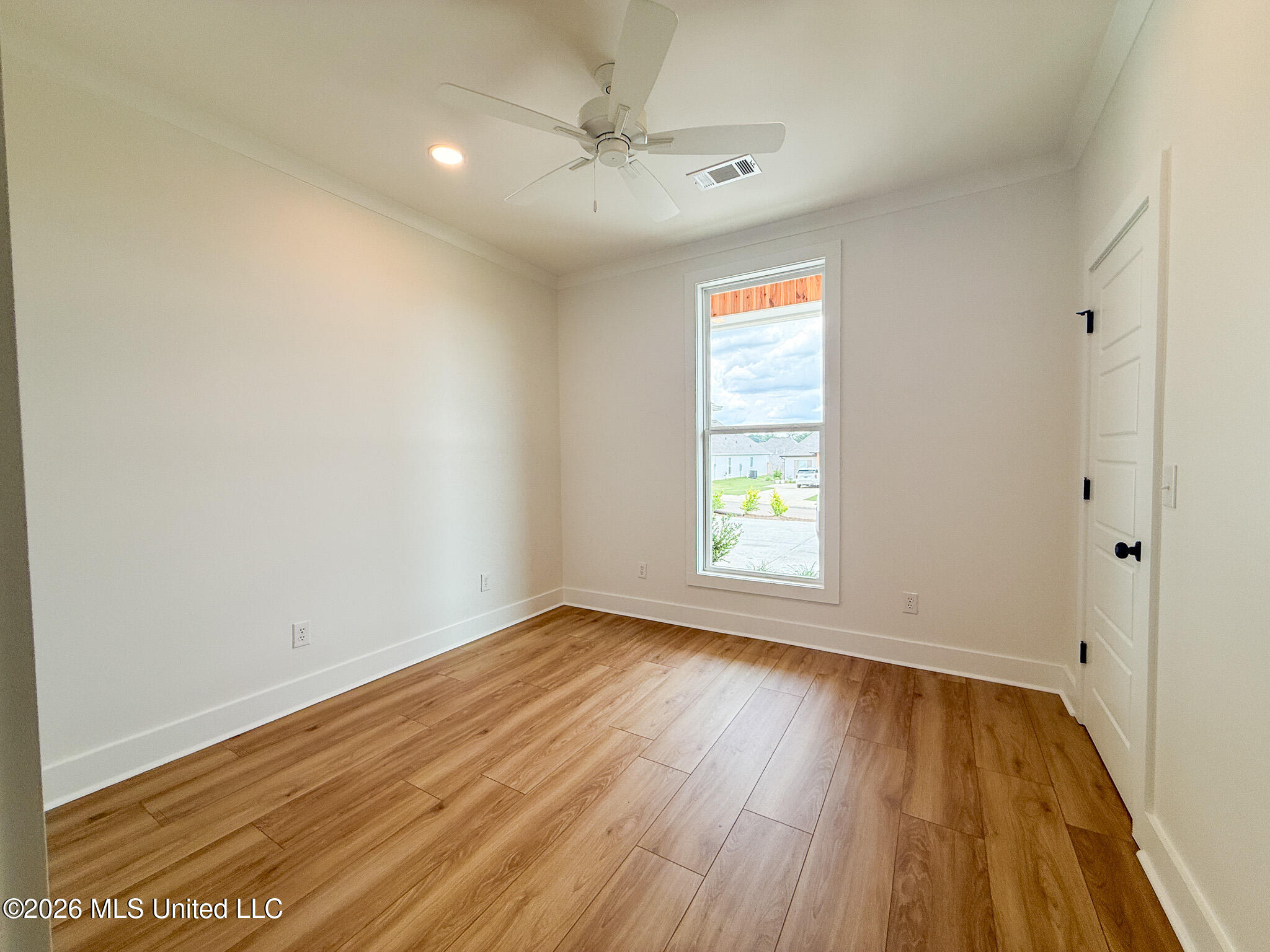 352 Oakville Circle Property Photo 16