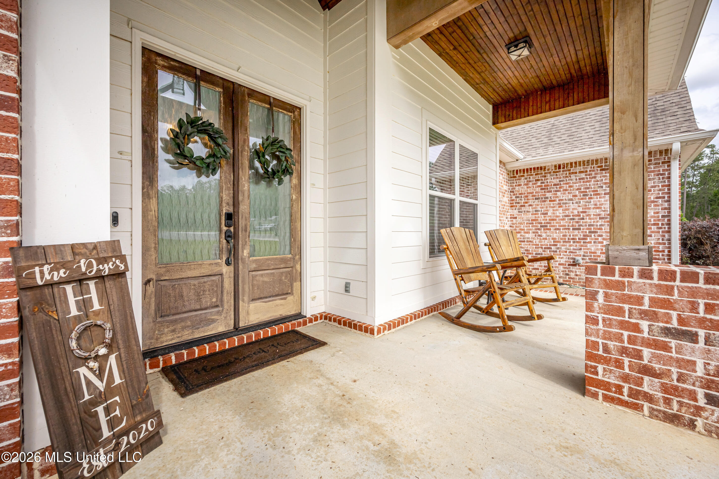 24020 Captain's Court Property Photo 6