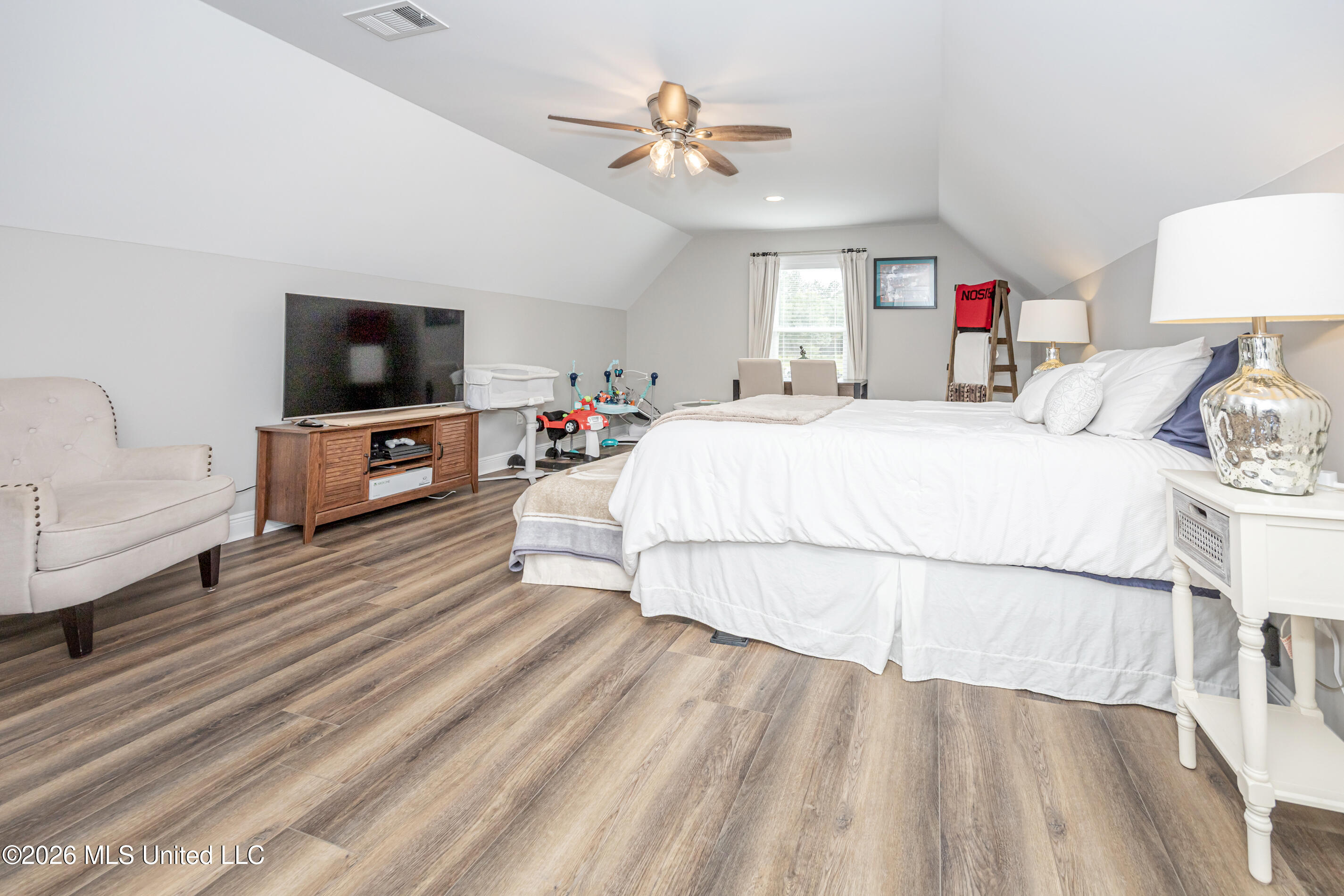 24020 Captain's Court Property Photo 45