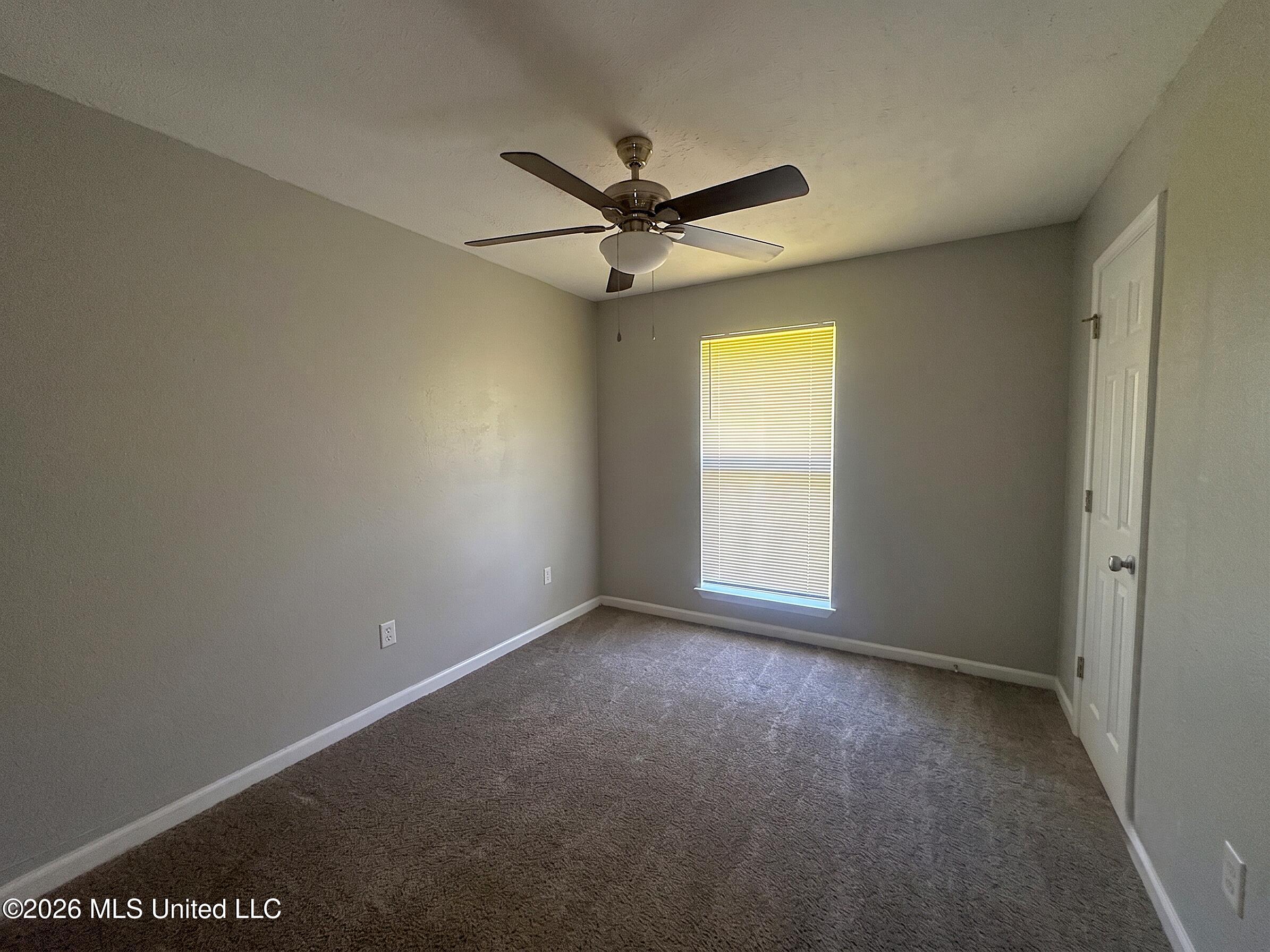 140 Willow Oak Lane Property Photo 8