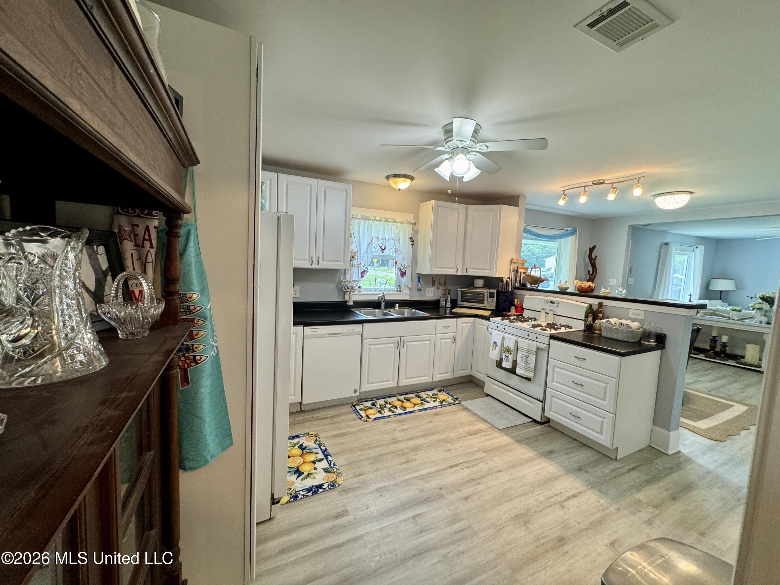 13011 Michael Street Property Photo 14