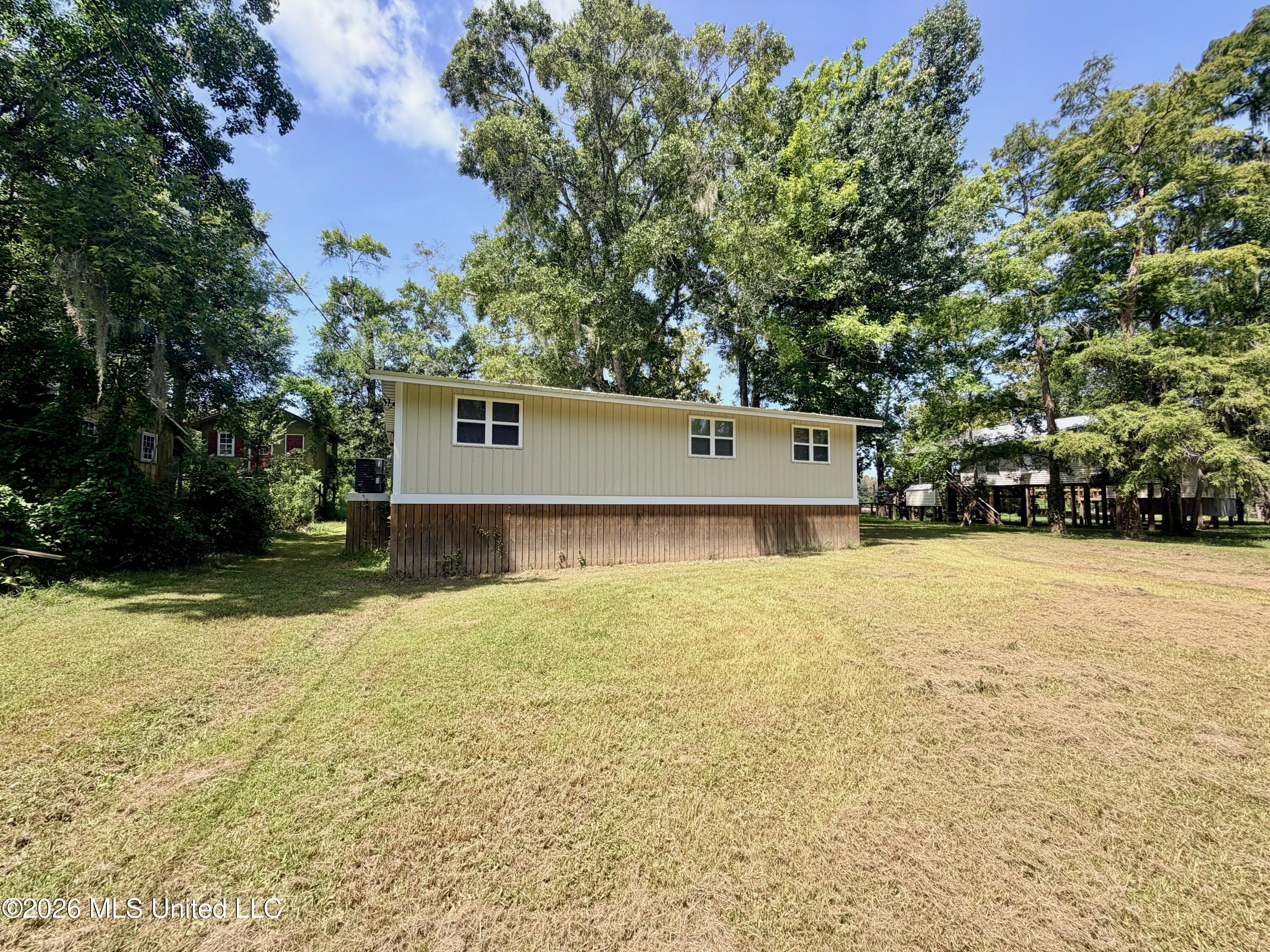 2109 Pascagoula River Dr Property Photo 1