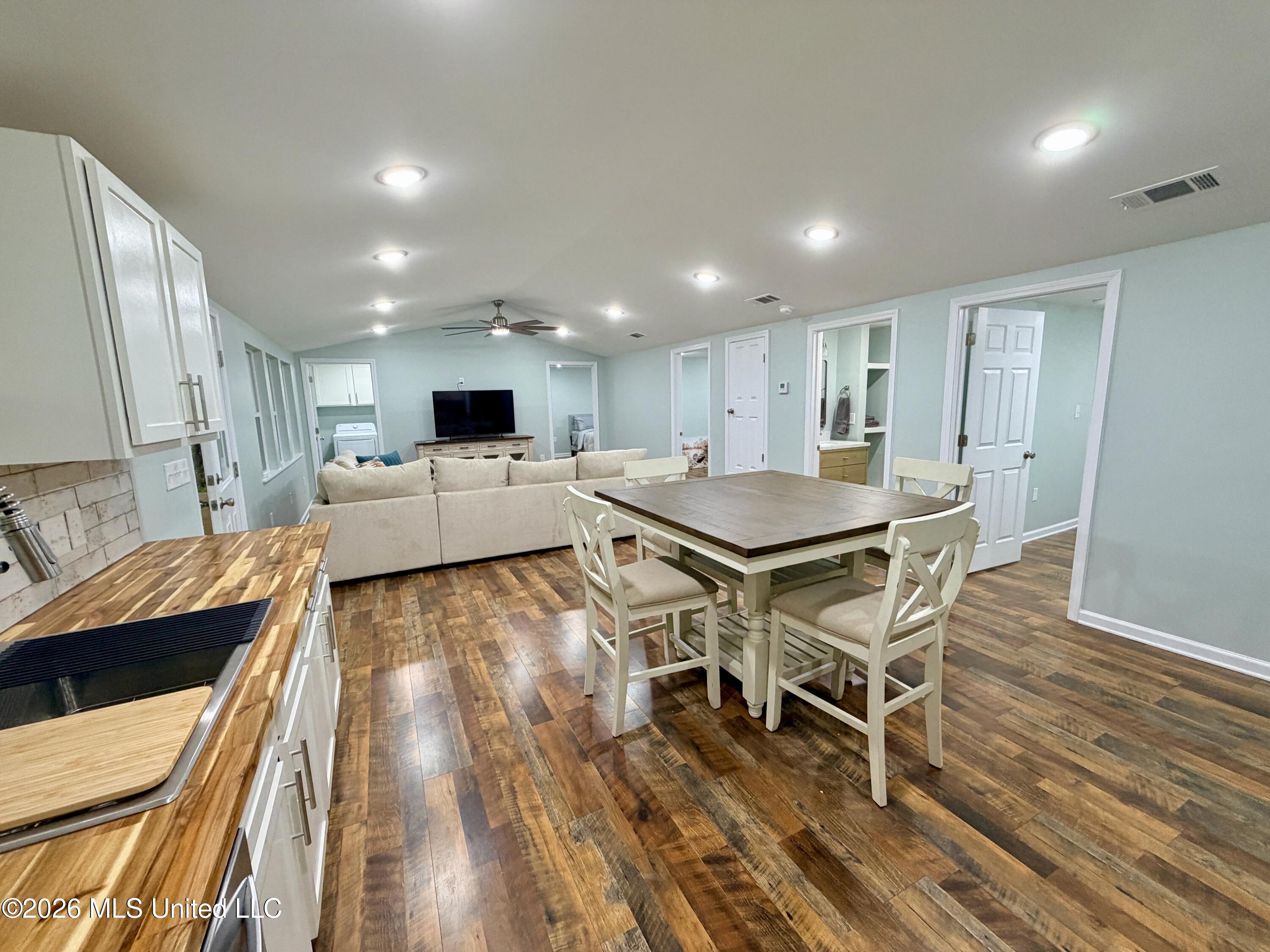2109 Pascagoula River Dr Property Photo 4