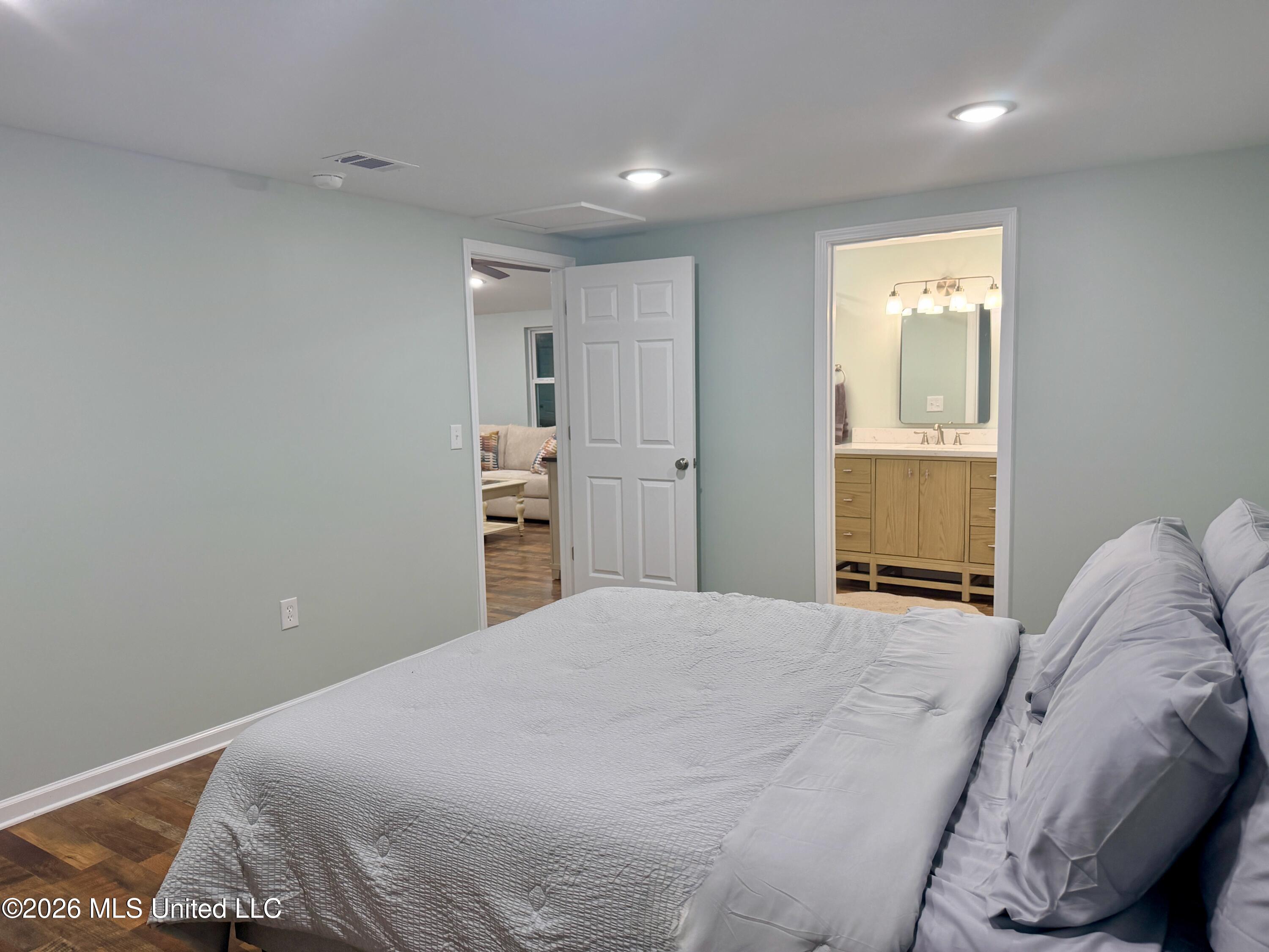 2109 Pascagoula River Dr Property Photo 7