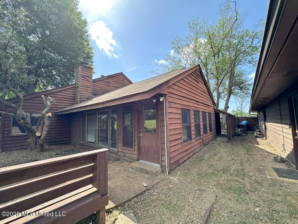 566 S Deerfield Drive Property Photo 4