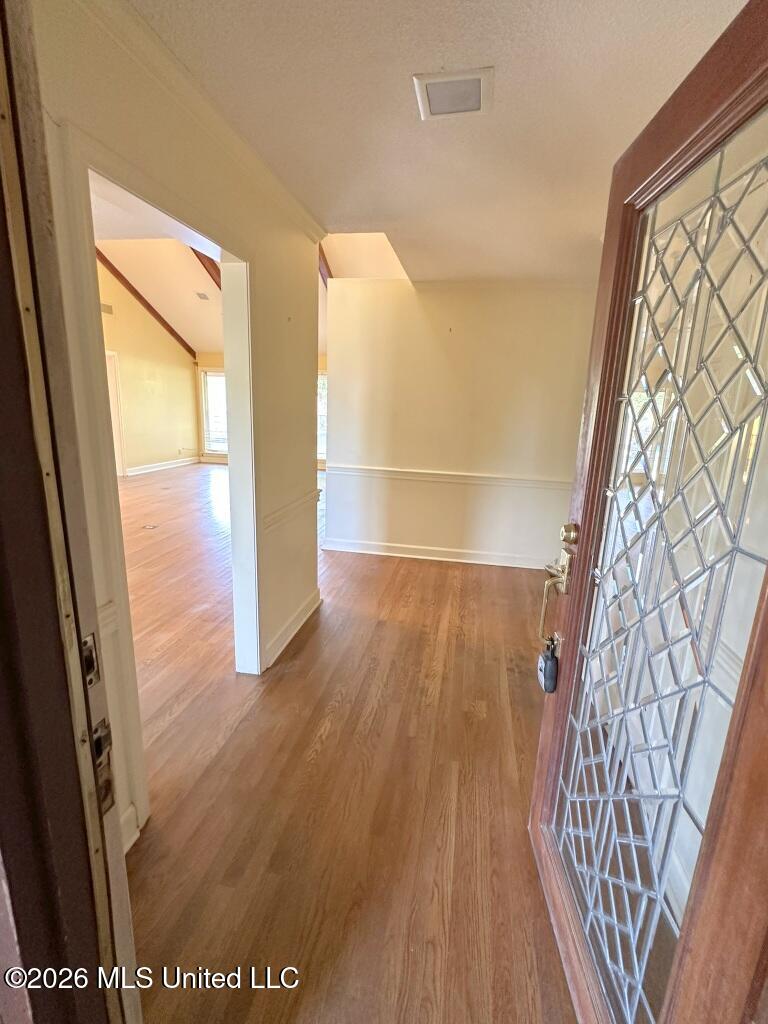 566 S Deerfield Drive Property Photo 5