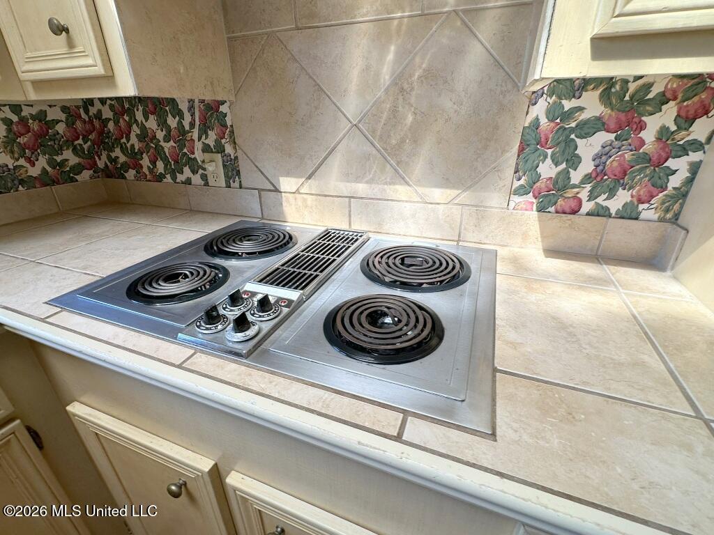566 S Deerfield Drive Property Photo 14