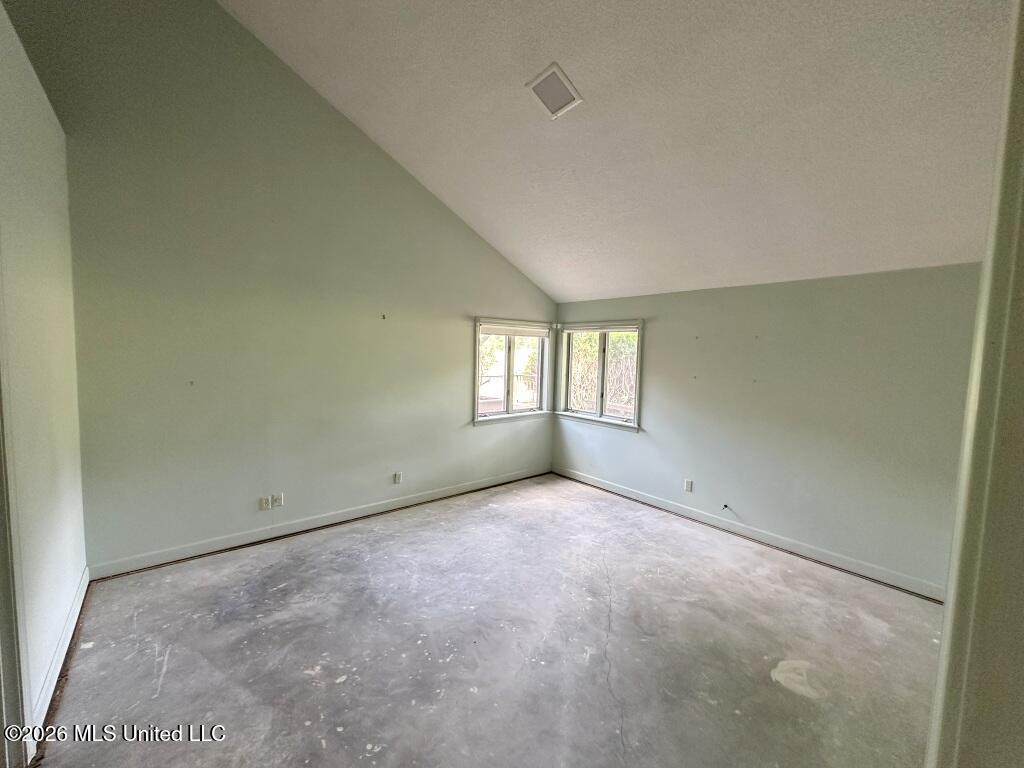 566 S Deerfield Drive Property Photo 20