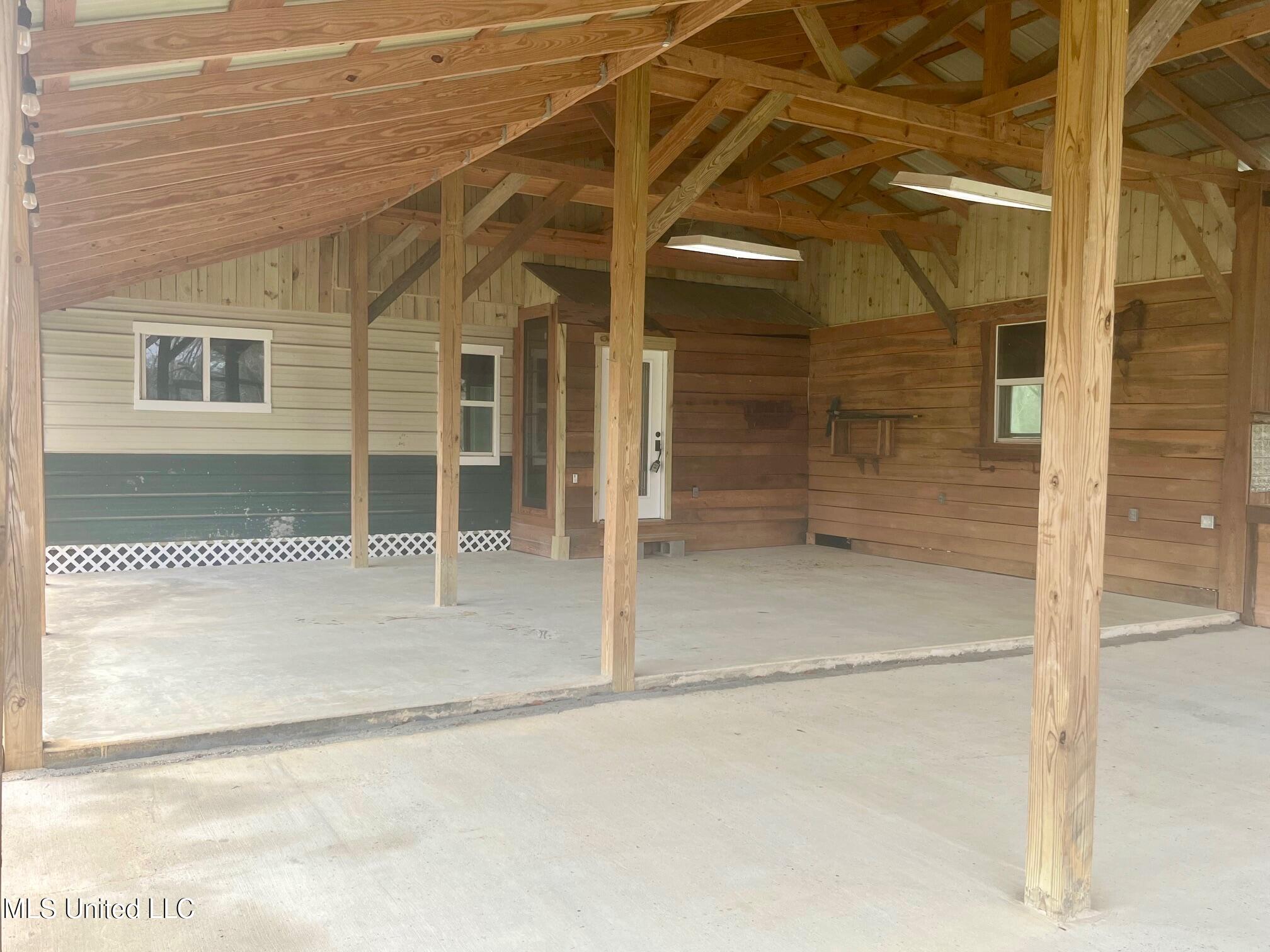 17 B Street Property Photo 4