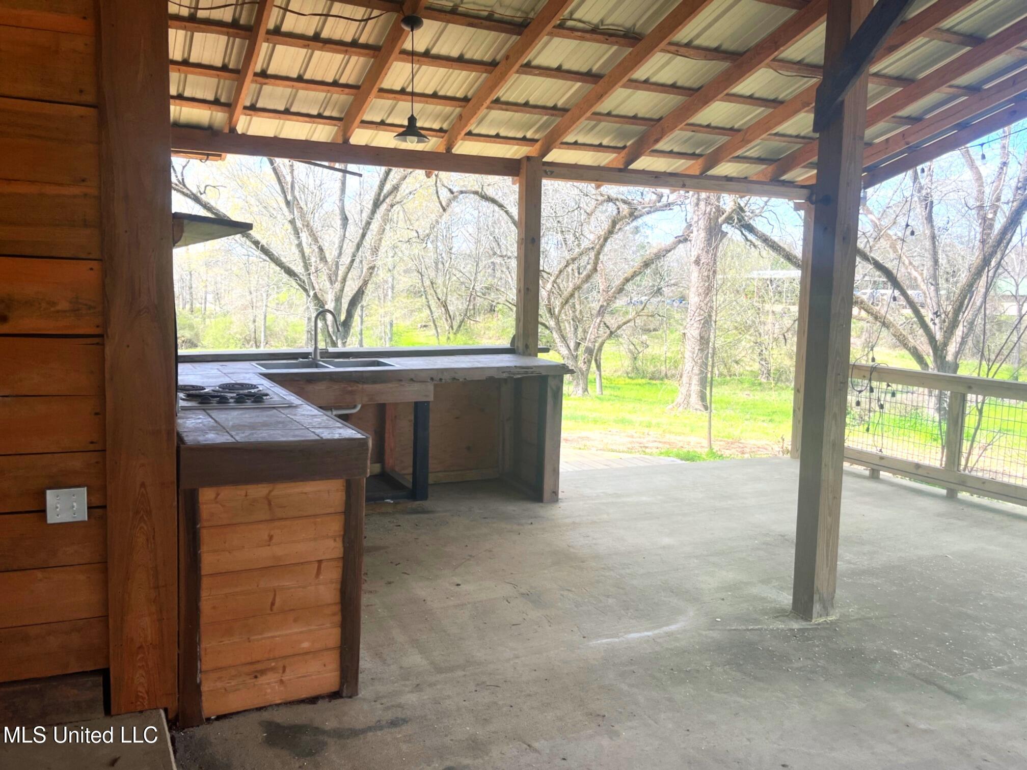 17 B Street Property Photo 5