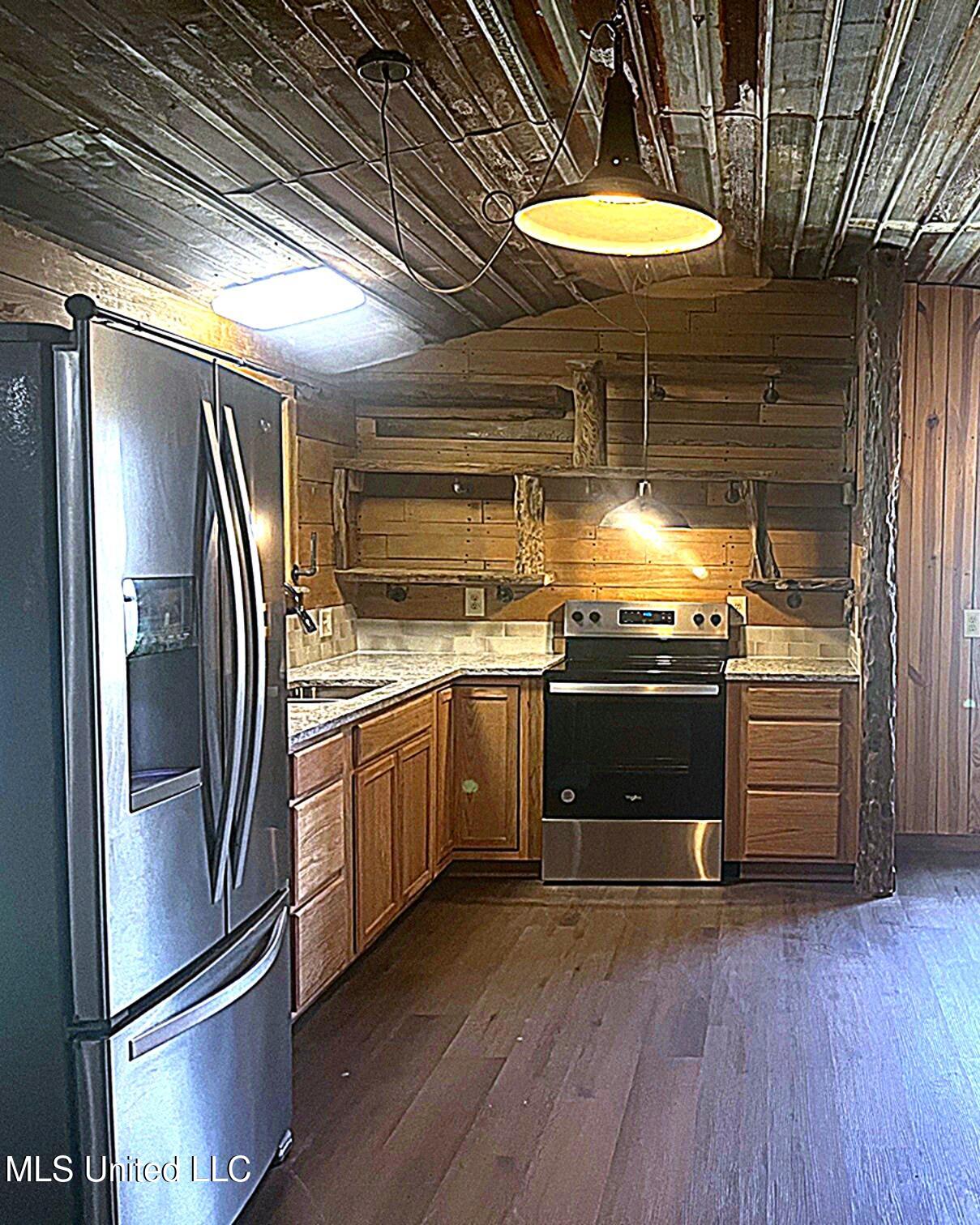 17 B Street Property Photo 9