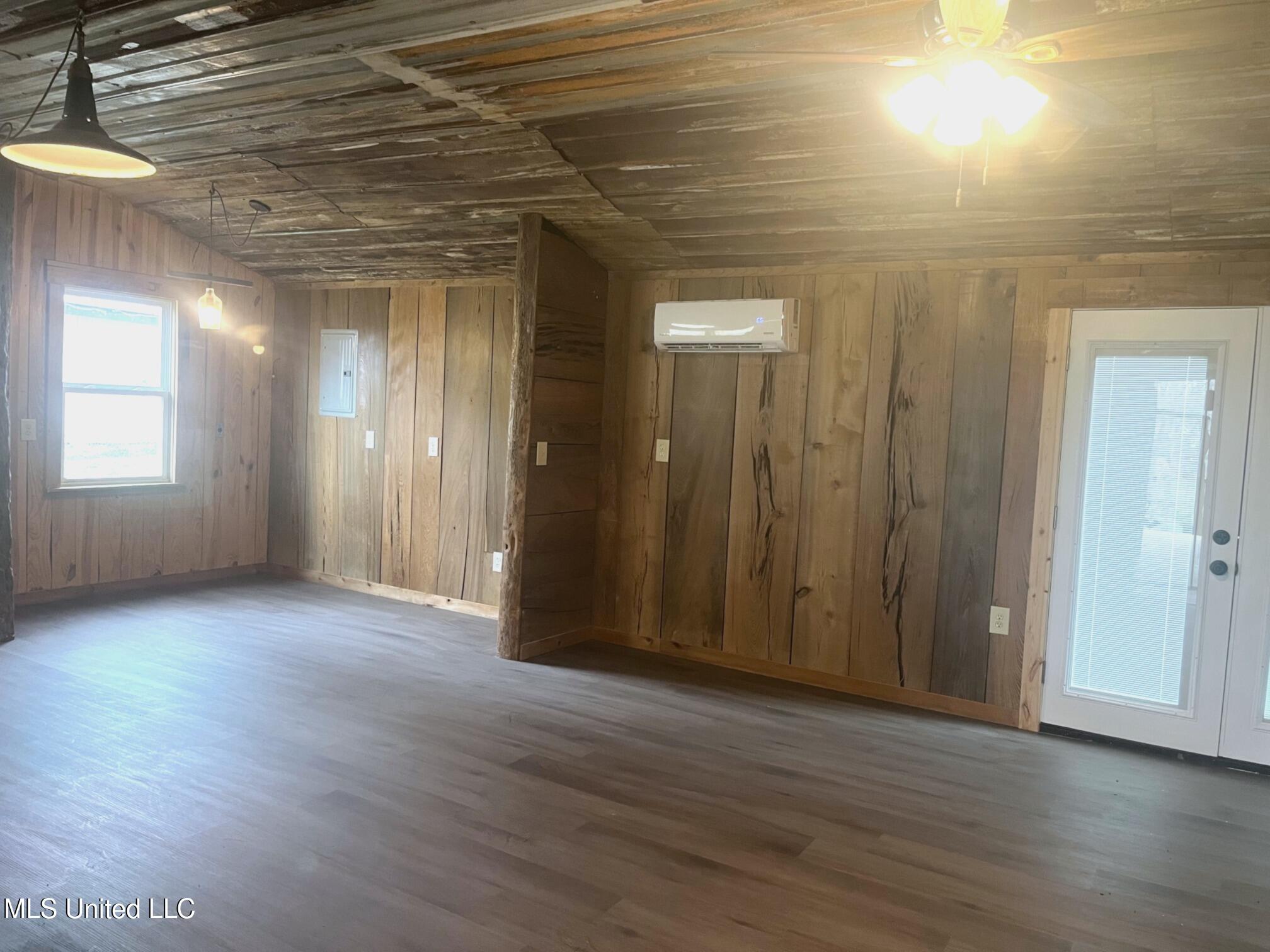 17 B Street Property Photo 12